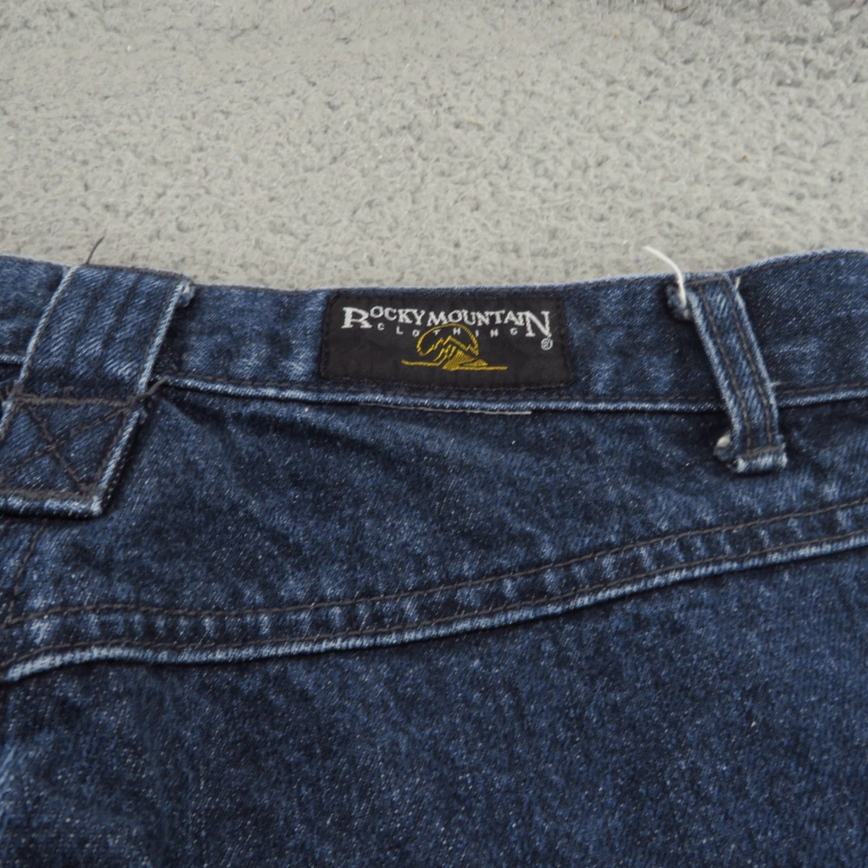 Vintage VINTAGE Rocky Mountain Jeans Womens 28x36/32x13 Blue BareBack Western Riding Denim Jeans Shirt? Size 34" / US 12 / IT 48 - 4 Thumbnail