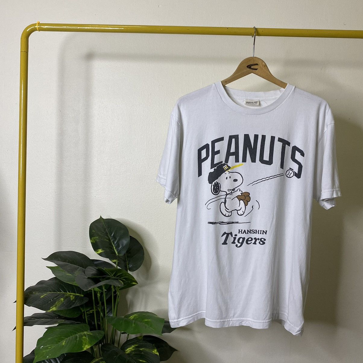Japanese Brand × MLB × Peanuts Vtg Peanuts Snoopy x Hanshin Tigers Bathing Ape Bape Style Size US L / EU 52-54 / 3 - 1 Thumbnail