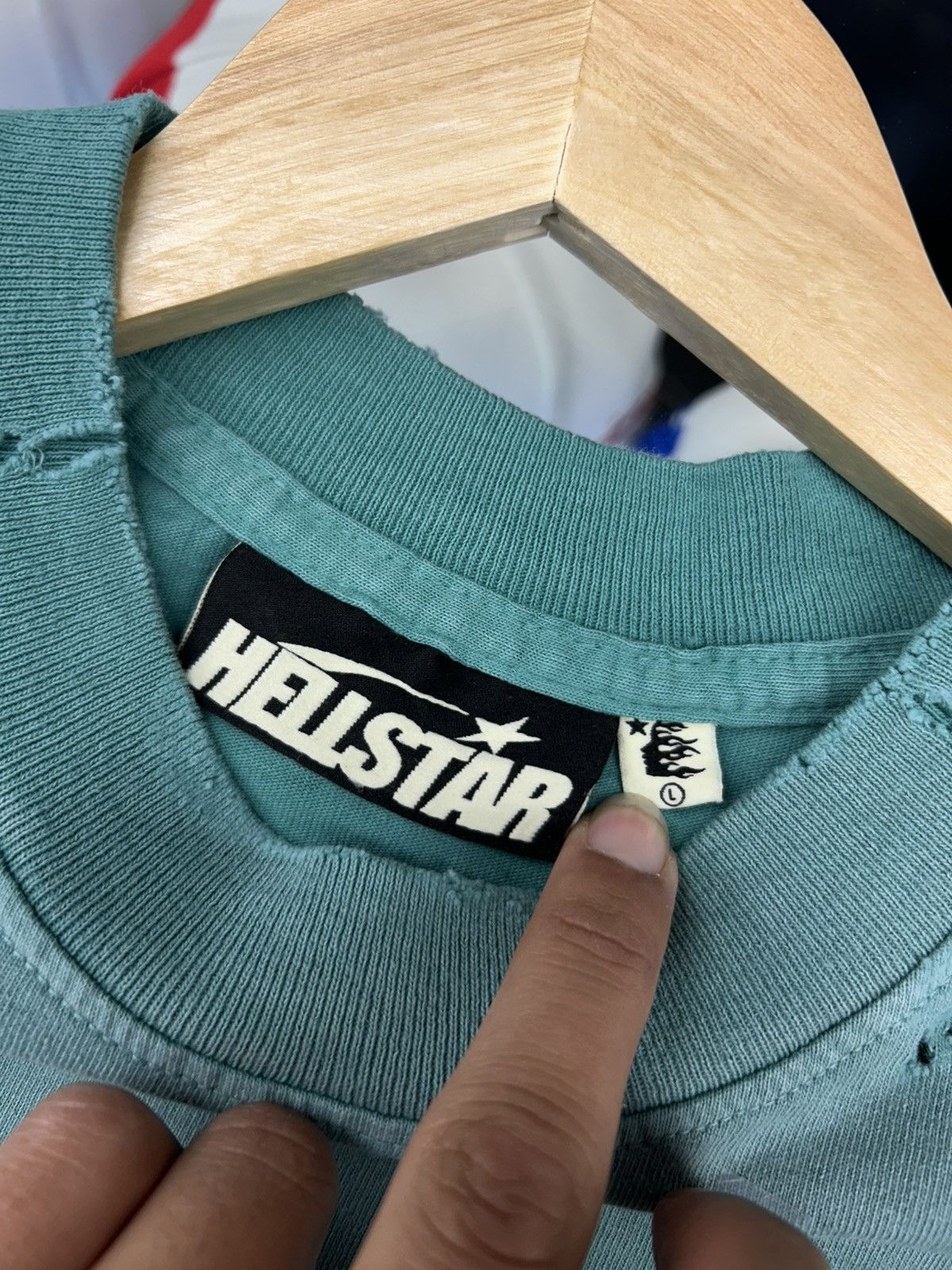 HELLSTAR Hellstar “Studios Cracked Logo” T-shirt Size US L / EU 52-54 / 3 - 5 Thumbnail