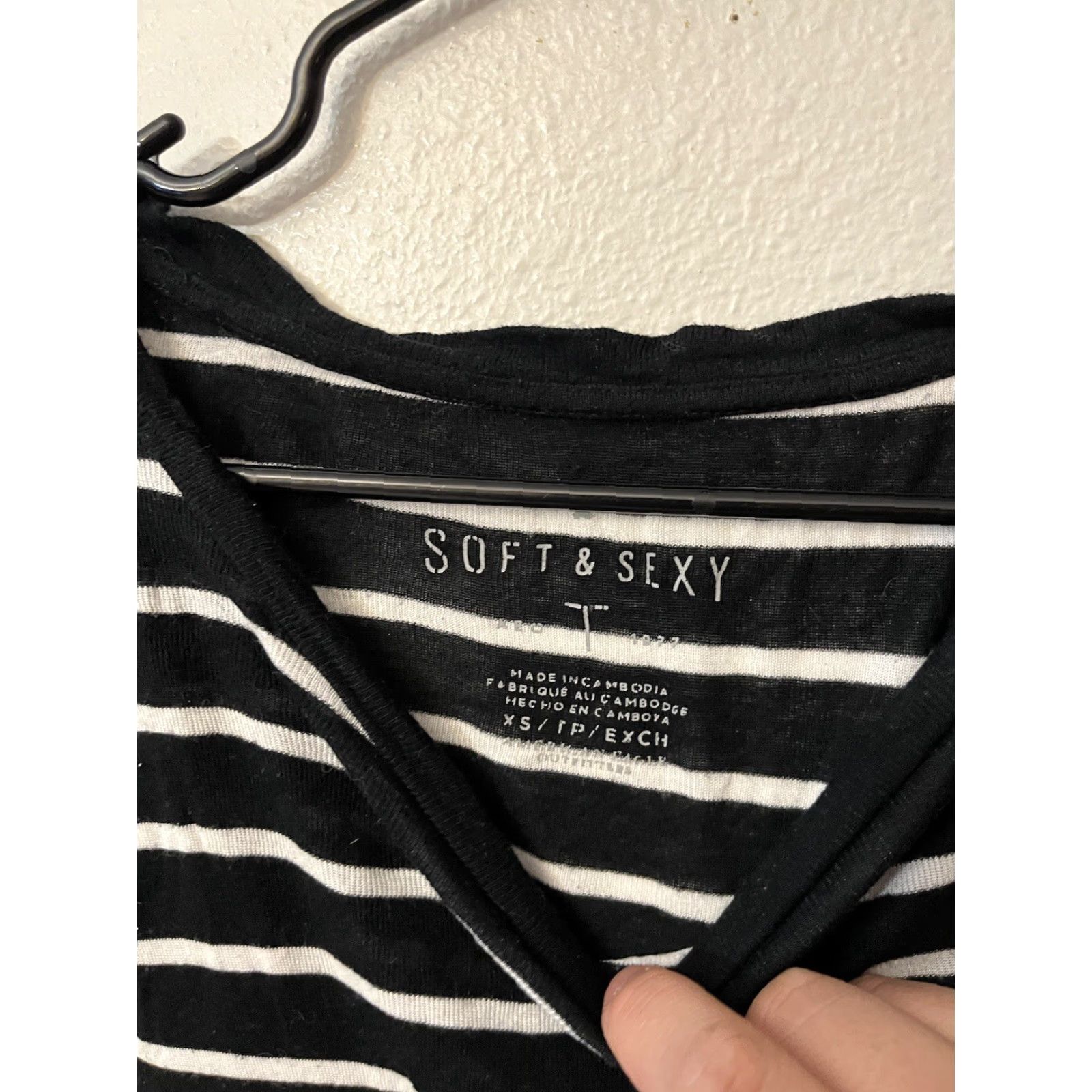 American Eagle Outfitters VINTAGE American Eagle Crew Neck Striped T-Shirt Women XS Black Short Sleeve Size XS / US 0-2 / IT 36-38 - 3 Thumbnail