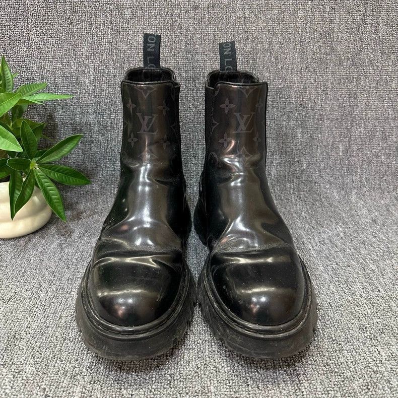 Other Louis Vuitton Bold Chelsea Boots for Men-2507 Size US 9.5 / EU 42-43 - 2 Thumbnail