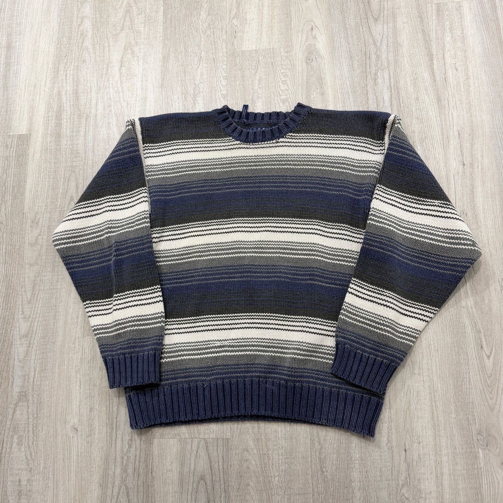 Tommy Hilfiger Vintage Tommy Hilfiger Sweater Extra Large Blue Striped Size US XL / EU 56 / 4 - 1 Thumbnail