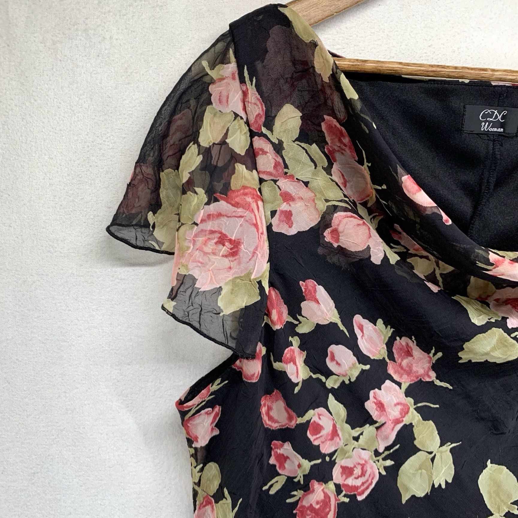 Gloverall Women's Size 16 Dress All Over Floral Pattern Big Pink Roses Gothic Sheer Lined Size XXL / US 16-18 / IT 52-54 - 5 Thumbnail
