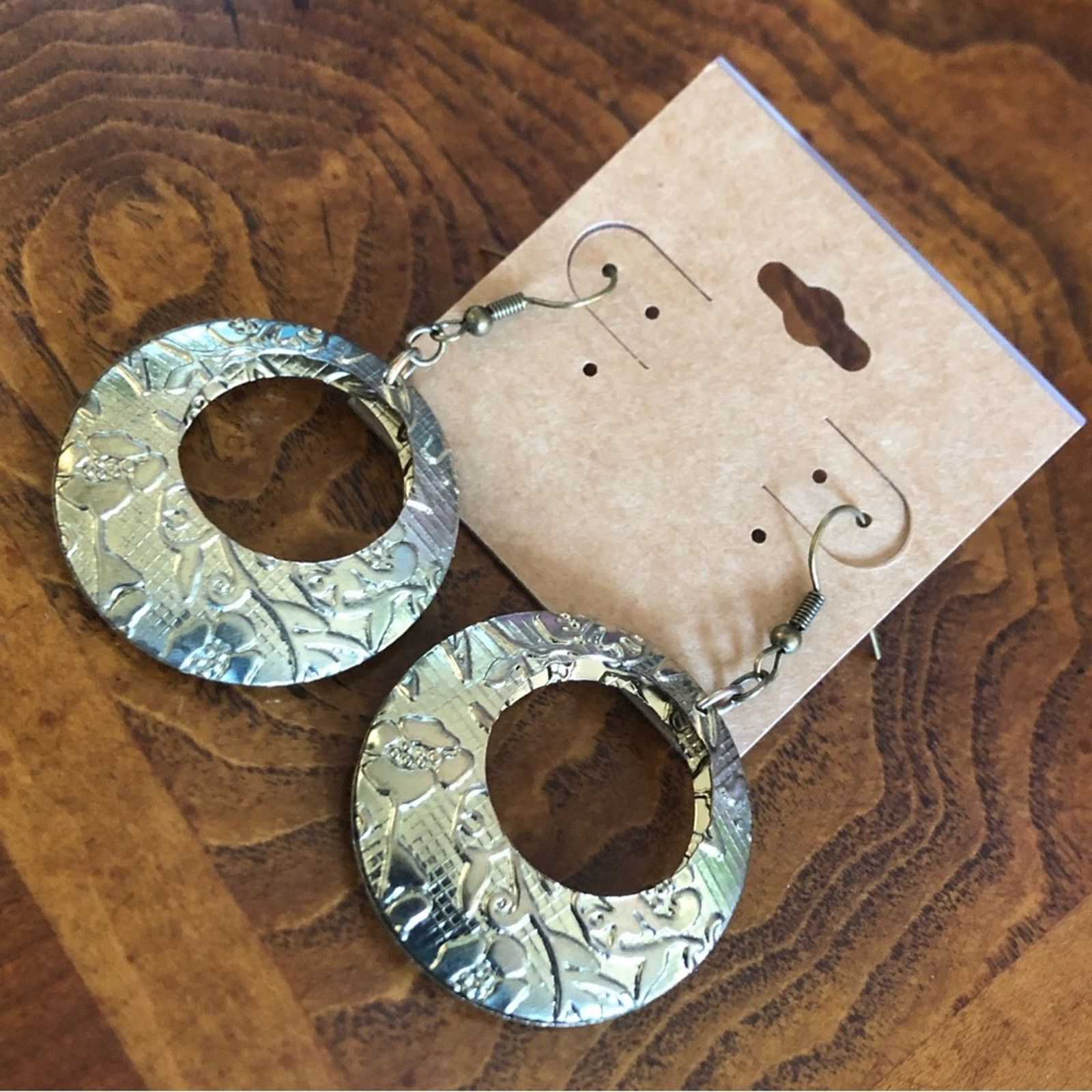 Jewelry Repurposed floral brass open hoop earrings Size ONE SIZE - 1 Thumbnail