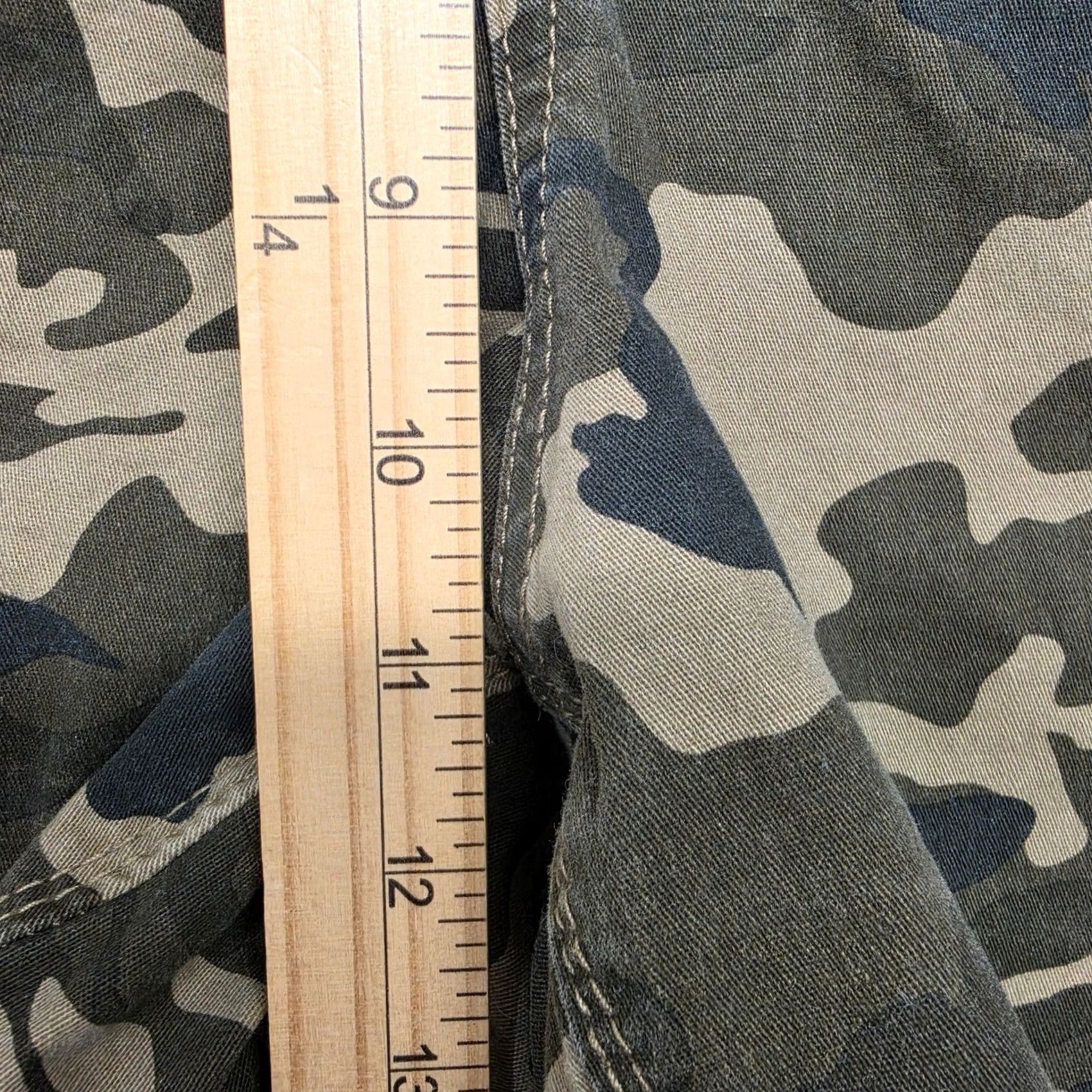 Vintage Womens Camo Cutoff Shorts Size 20W Camouflage Frayed Hem Stretch Size 42" / US 20 - 5 Thumbnail