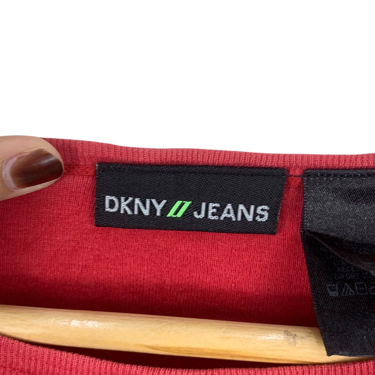 DKNY DKNY DONNA KARAN New York Rhinestone Bling 30th Tee Shirt Size XS / US 0-2 / IT 36-38 - 8 Thumbnail