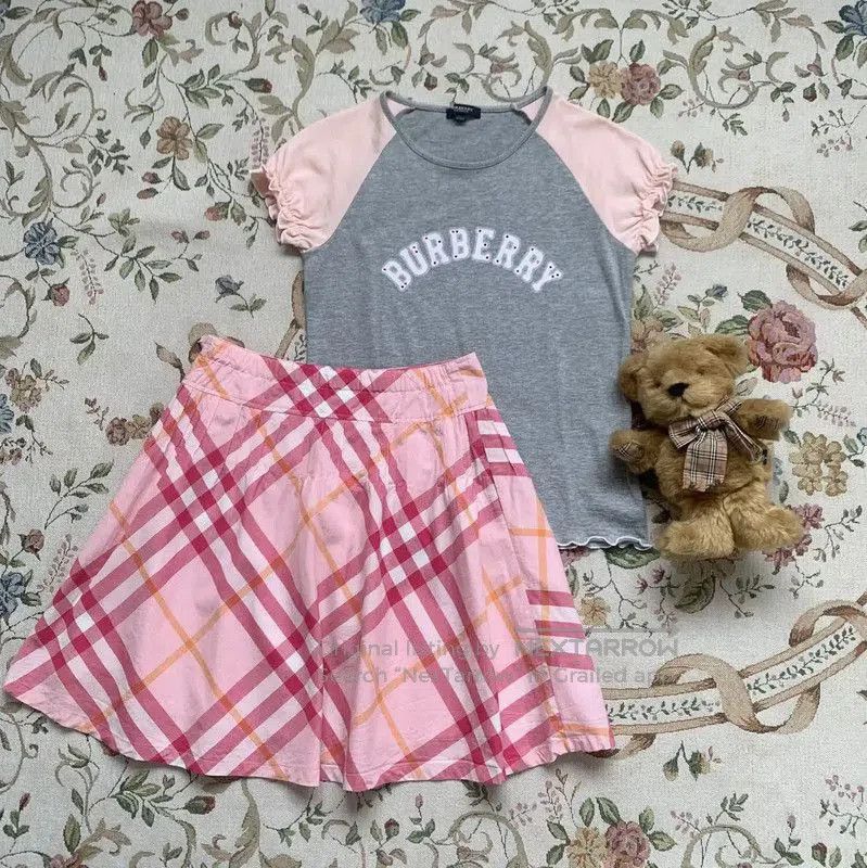 Burberry Burberry Pink Plaid Pleated Skirt for Women. Size 23" - 1 Thumbnail