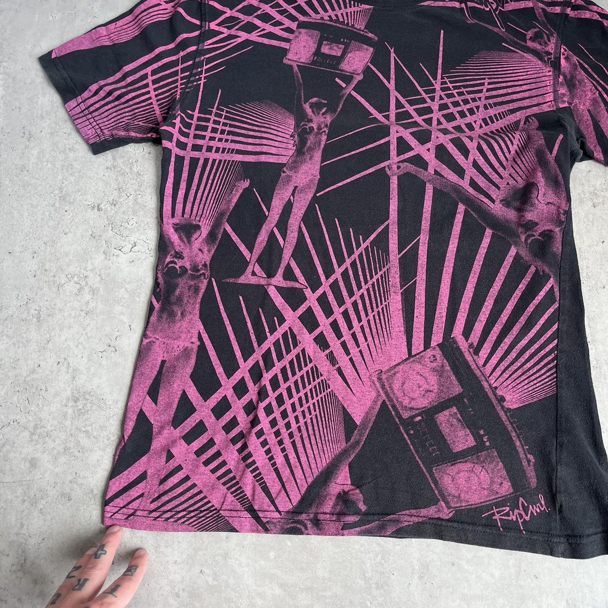 Rip Curl Vintage 90s Rip Curl Full Print Tee Size US S / EU 44-46 / 1 - 7 Thumbnail