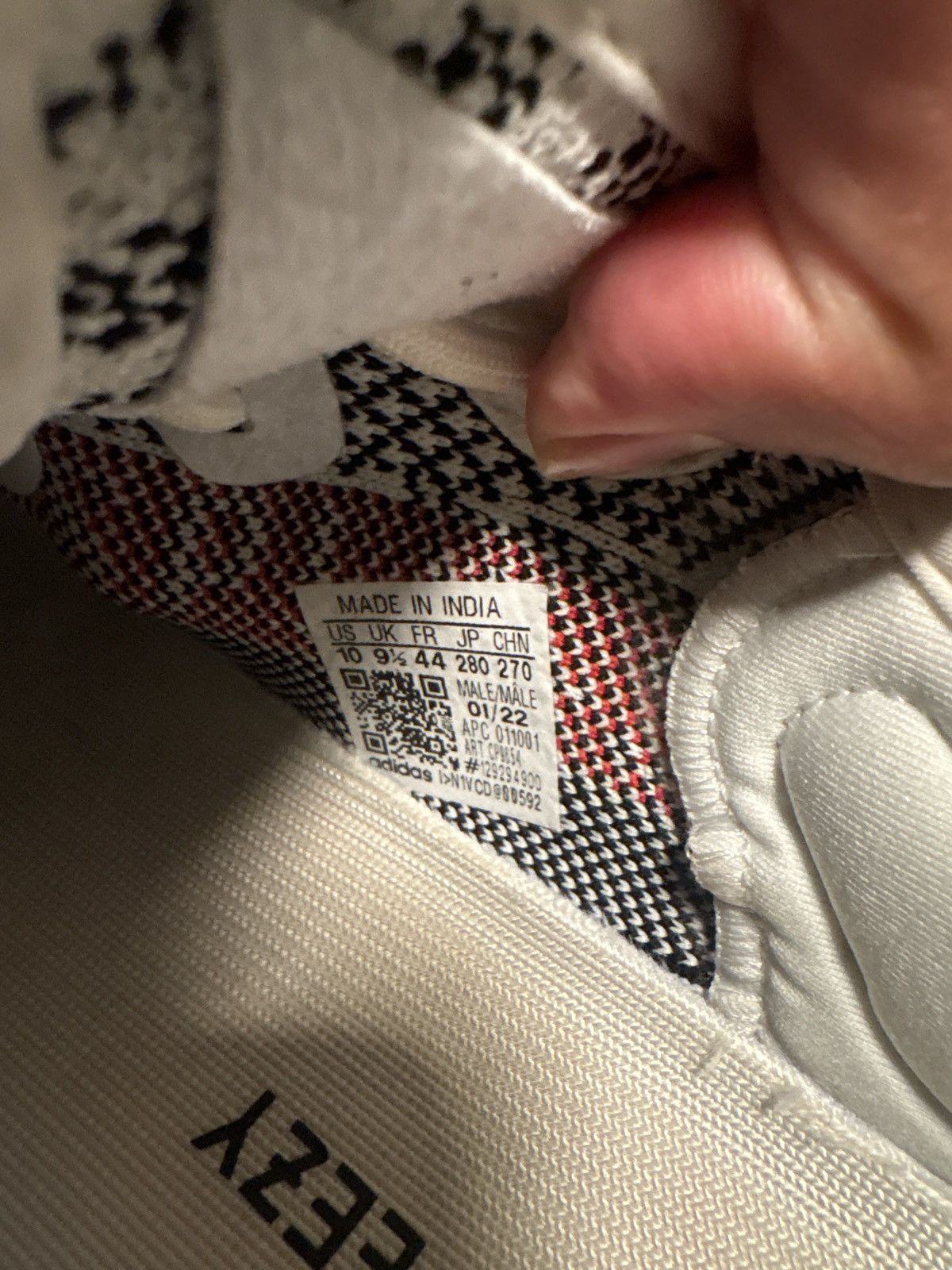 Yeezy Yeezy Boost 350 Zebra v2 Size US 10 / EU 43 - 8 Thumbnail