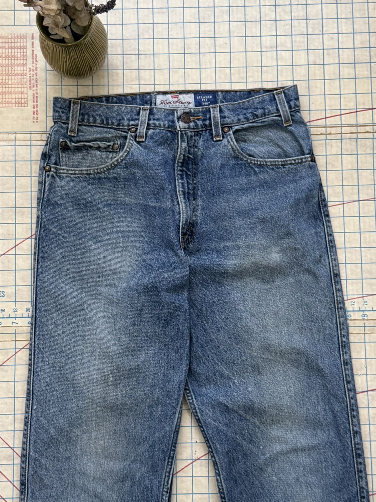 Levi's Vintage Levi’s 540 Relaxed Fit Y2K Vibes Jeans Size 32x32 Size US 32 / EU 48 - 4 Thumbnail