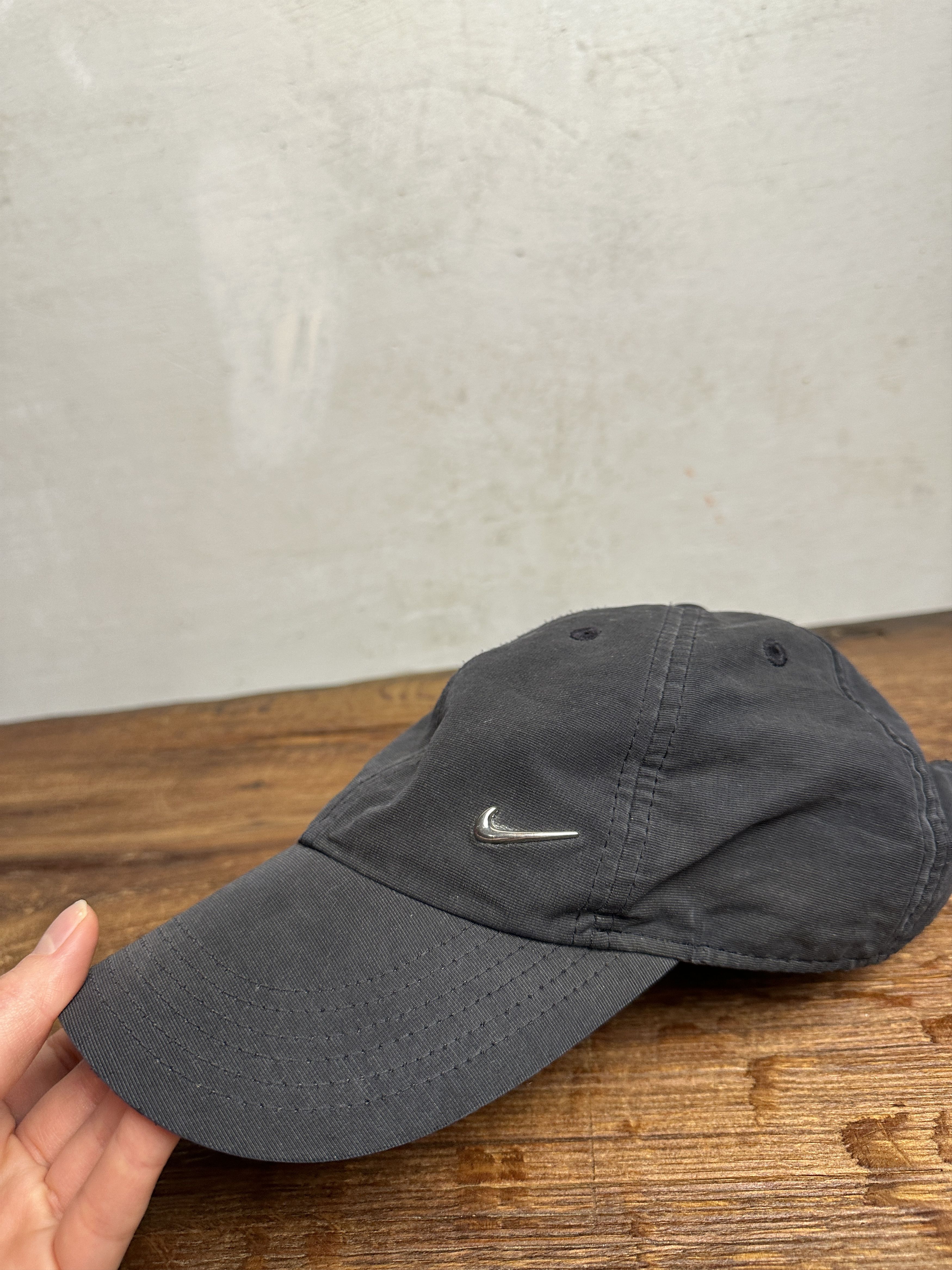 Nike Vintage Nike Logo Baseball Cap Size ONE SIZE - 5 Thumbnail
