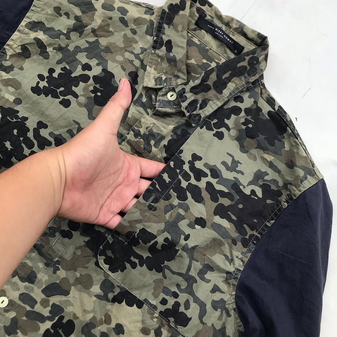 Designer × Japanese Brand Camouflage Crew Camo Printed shirt With Black off Sleeve mi Size US S / EU 44-46 / 1 - 3 Thumbnail