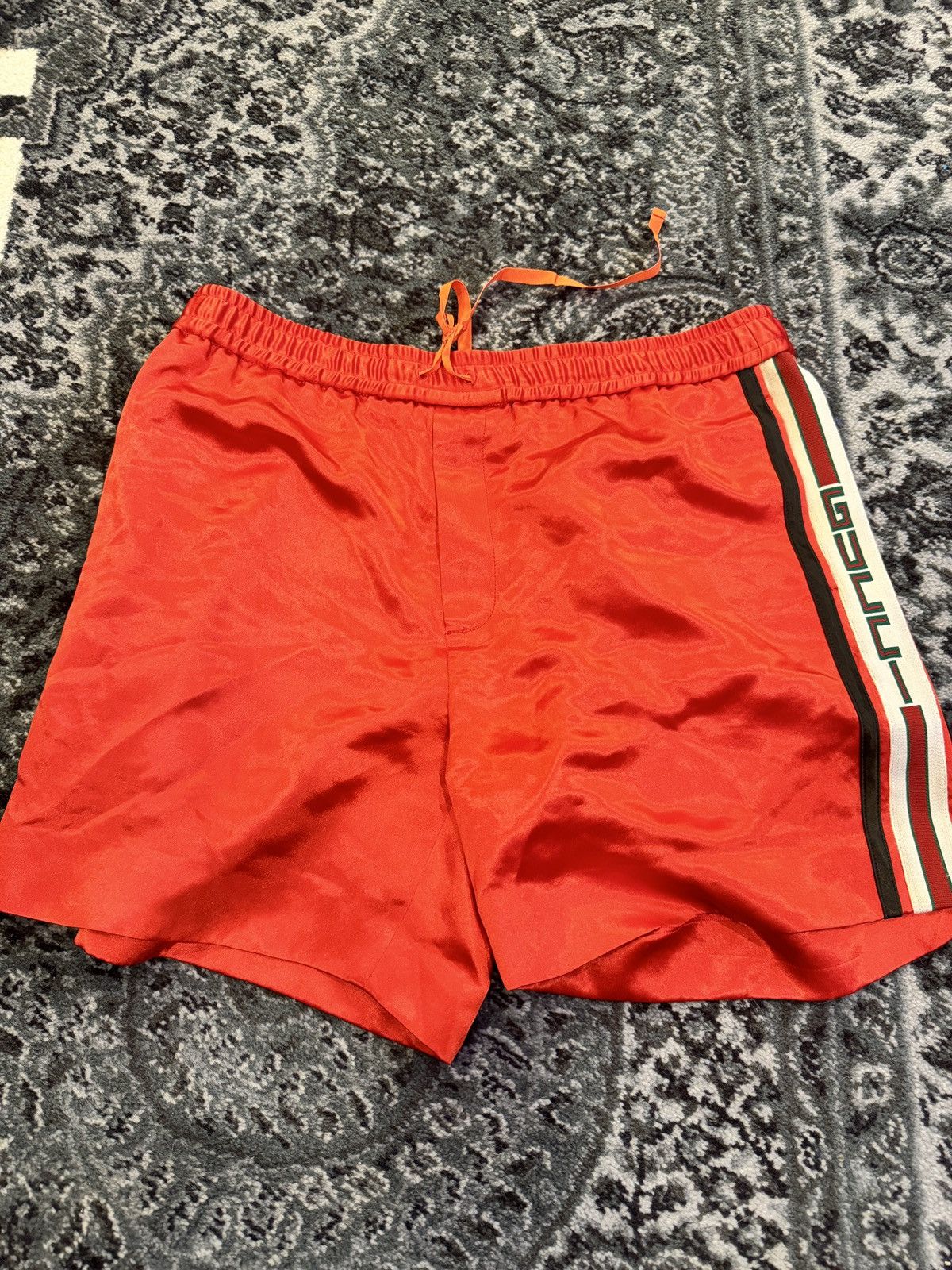 Gucci Gucci Silk Shorts Size US 34 / EU 50 - 1 Thumbnail