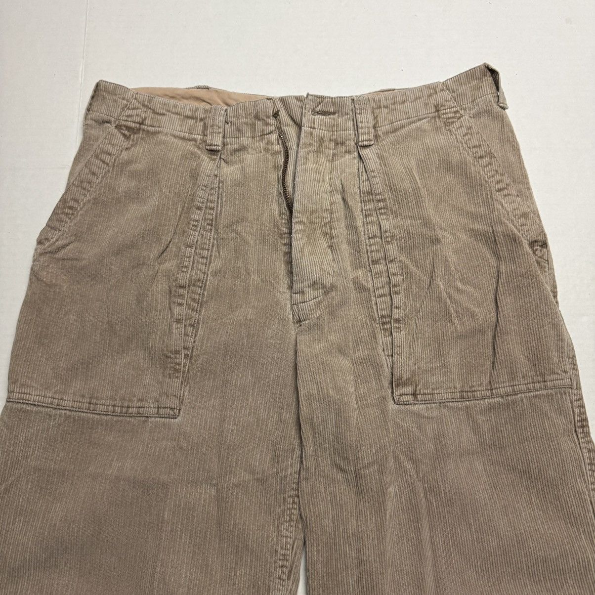 Abercrombie & Fitch Vintage Abercrombie & Fitch Baggy Corduroys Missing Button Size US 32 / EU 48 - 3 Thumbnail