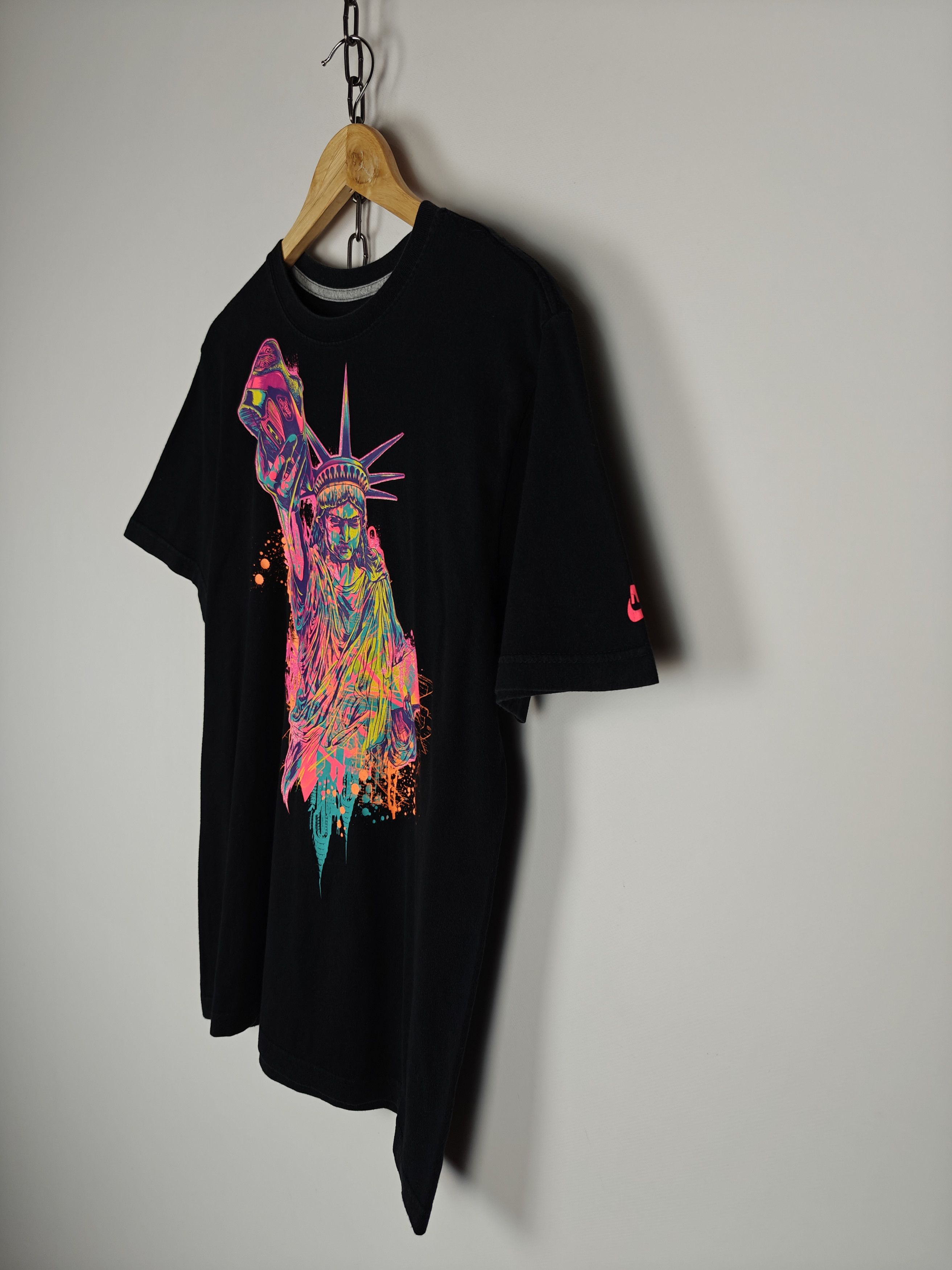 Nike Nike Statue of Liberty T-Shirt Air Max Tee Crew Black M Size US M / EU 48-50 / 2 - 6 Thumbnail