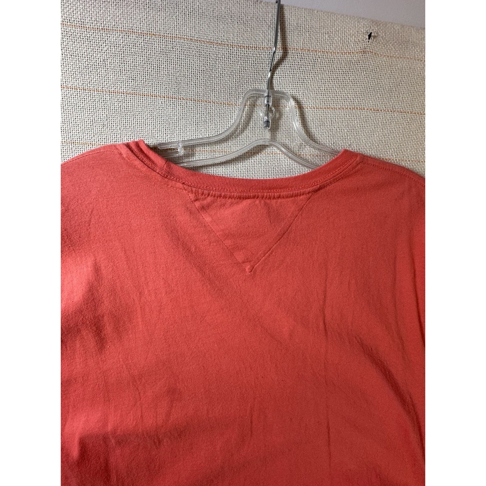 Tommy Hilfiger Tommy Hilfiger T-Shirt Coral Script Logo Size US XL / EU 56 / 4 - 8 Thumbnail