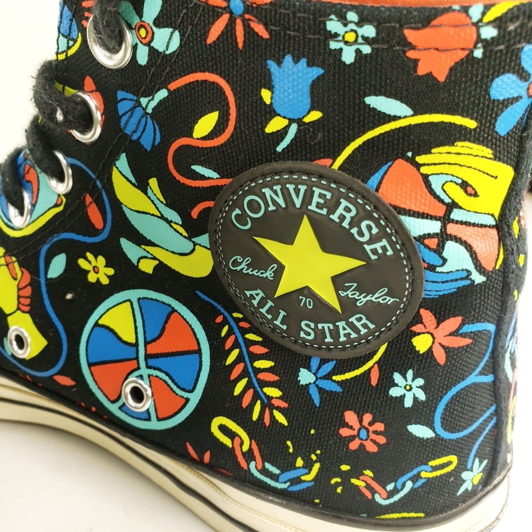 Converse Converse Chuck Taylor All Star Multicolor Flowers Peace Basketball High Top Mens Womens 8.5 10.5 Size 42 10.5 US EU UK Canvas Sneaker Size US 11 / EU 44 - 6 Thumbnail