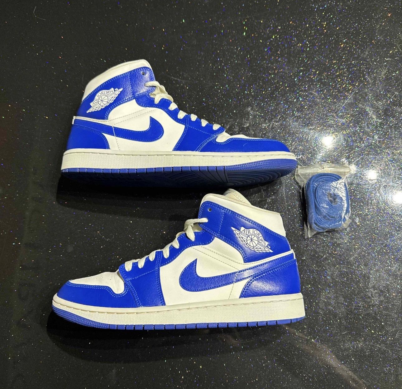 Jordan Brand Air Jordan 1 Mid ‘Kentucky Blue’ Wmns Size US 10 / EU 43 - 1 Thumbnail