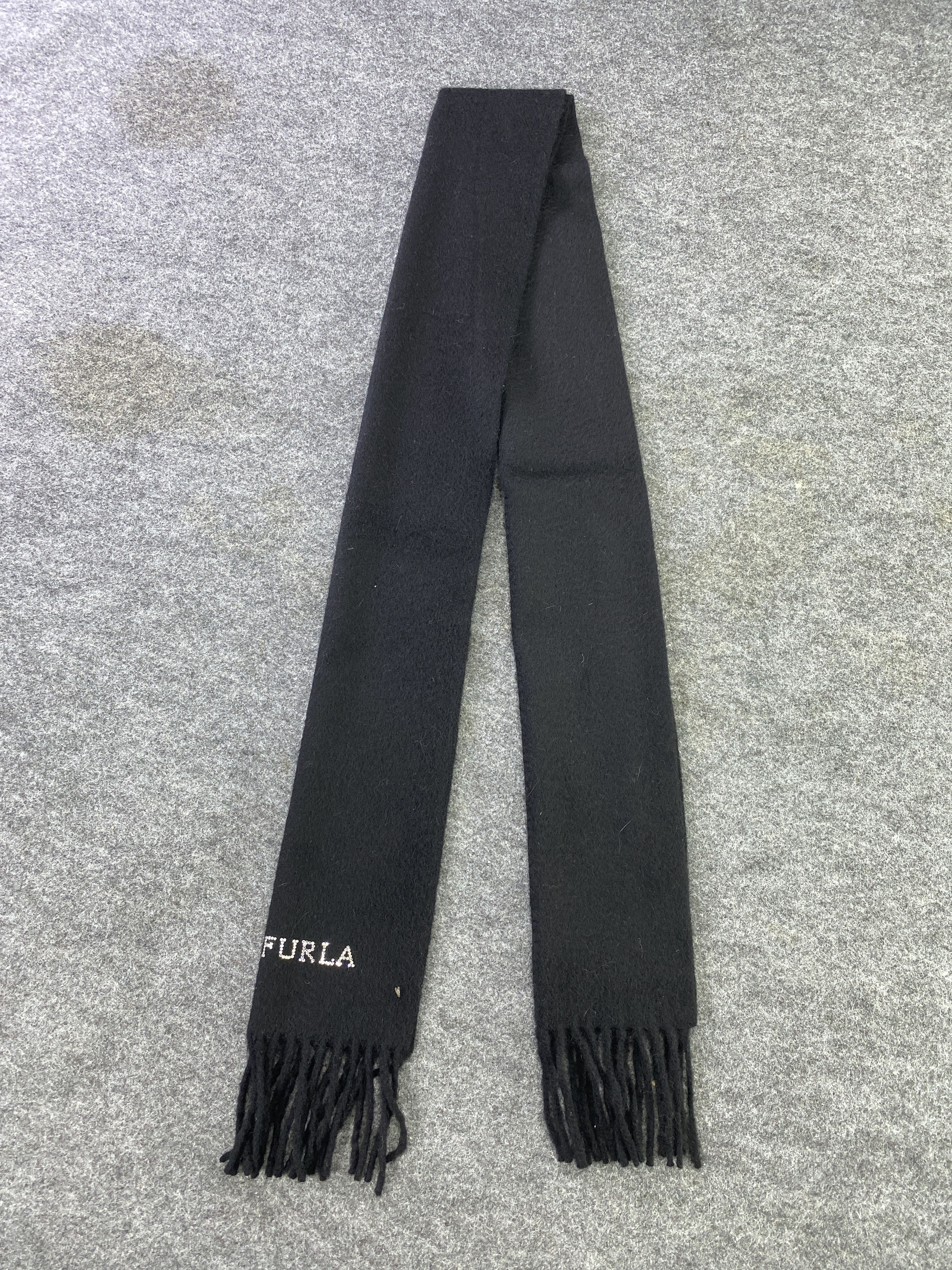 Furla Scarf / Muffler / Neckwear -T505