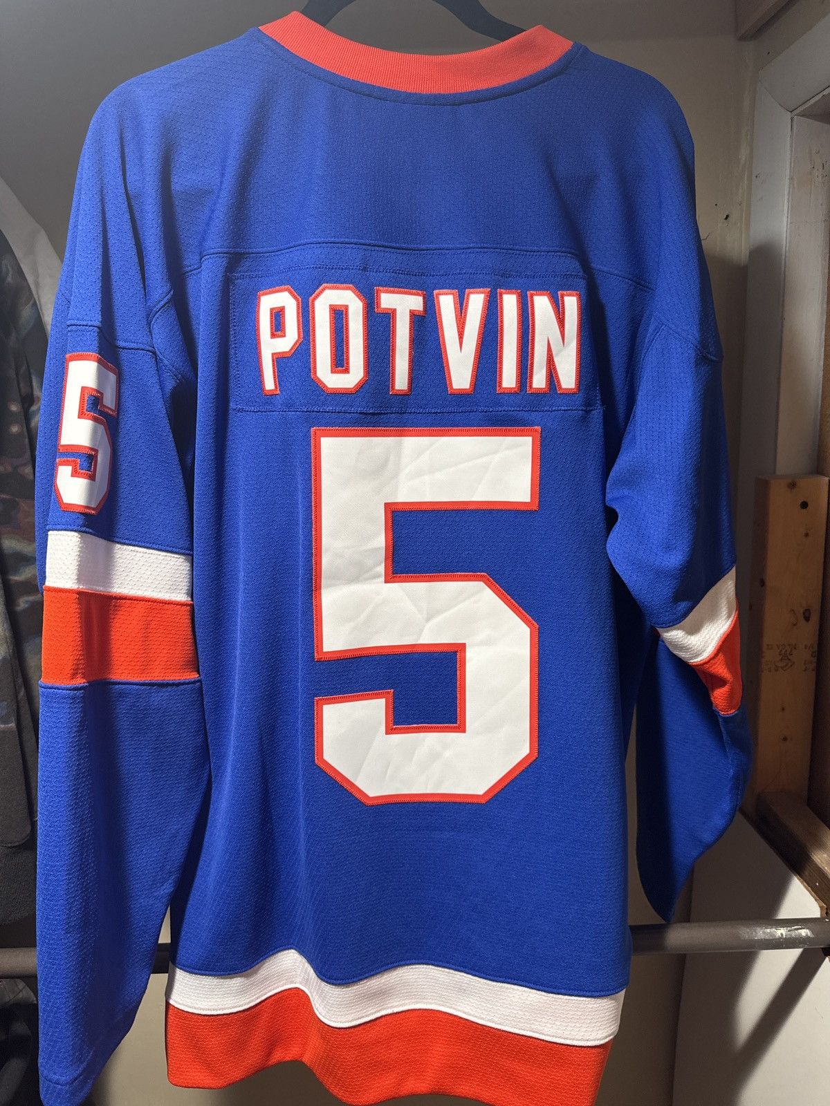 Mitchell & Ness Mitchell & Ness Islanders (82-83) Denis Potvin Player Jersey Size US L / EU 52-54 / 3 - 4 Thumbnail