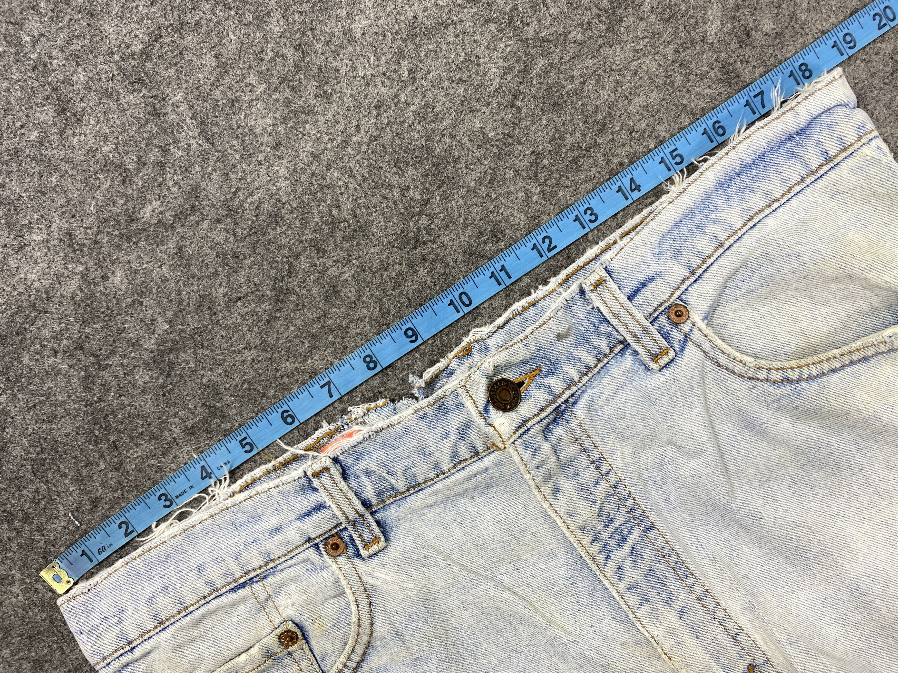 Levi's 90's Light Wash Vintage Levi's 550 37x30.5 Denim -JN1880 Size US 37 - 5 Thumbnail