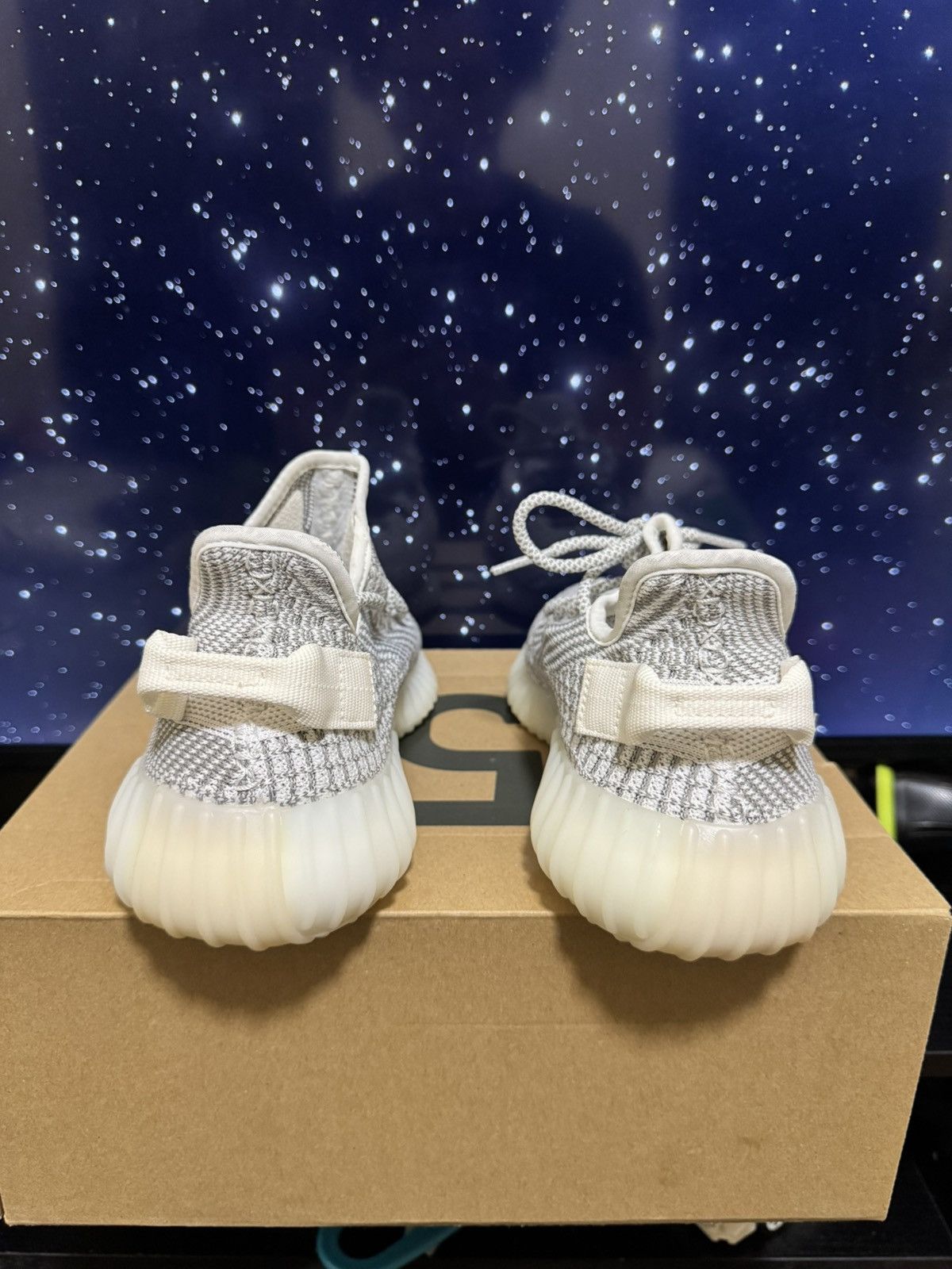 Yeezy Yeezy Boost 350 v2 static (non reflective) Size US 6.5 / EU 39-40 - 5 Thumbnail