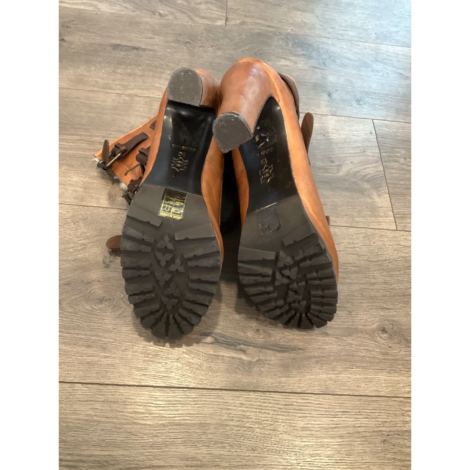 Dolce Vita VINTAGE Dolce Vita Brown Shearling Lined Ankle Boot Size 10 User: VINTAGE Dolce Vita Brown Shearling Lined Ankle Boot Size 10 Size US 10 / IT 40 - 5 Thumbnail