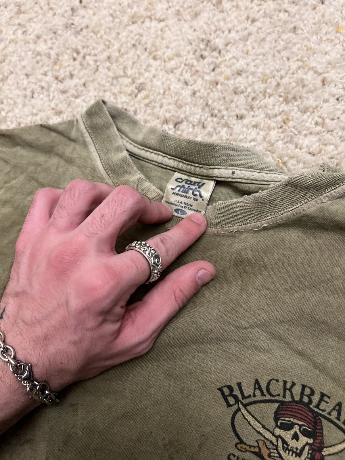 Vintage Thrashed & Faded Blackbeard Cruises long sleeve Size US L / EU 52-54 / 3 - 4 Thumbnail