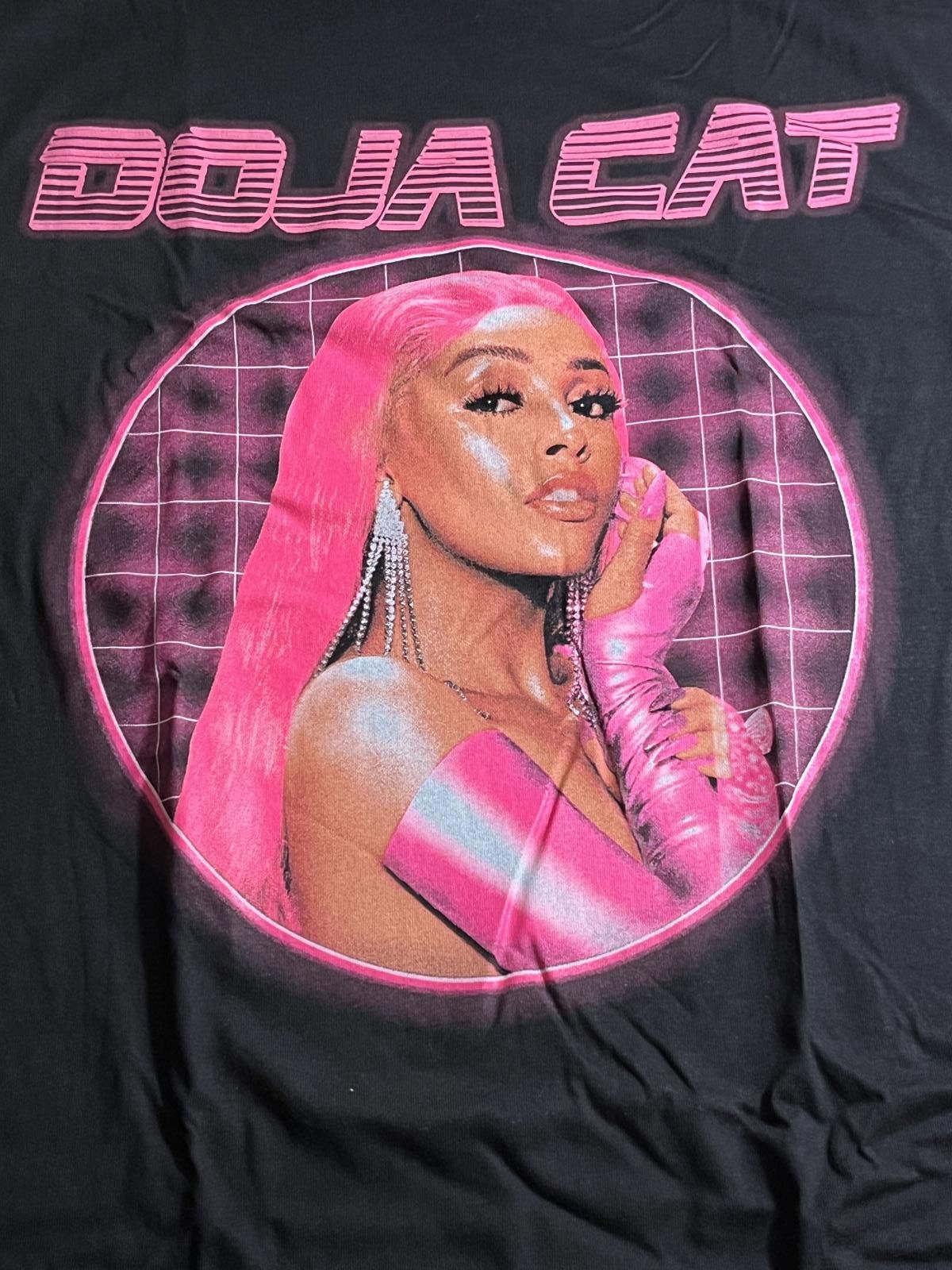 Designer Doja Cat T-shirt - Hot Pink Pink Doja Cat Photo Tee - L Size US L / EU 52-54 / 3 - 3 Thumbnail
