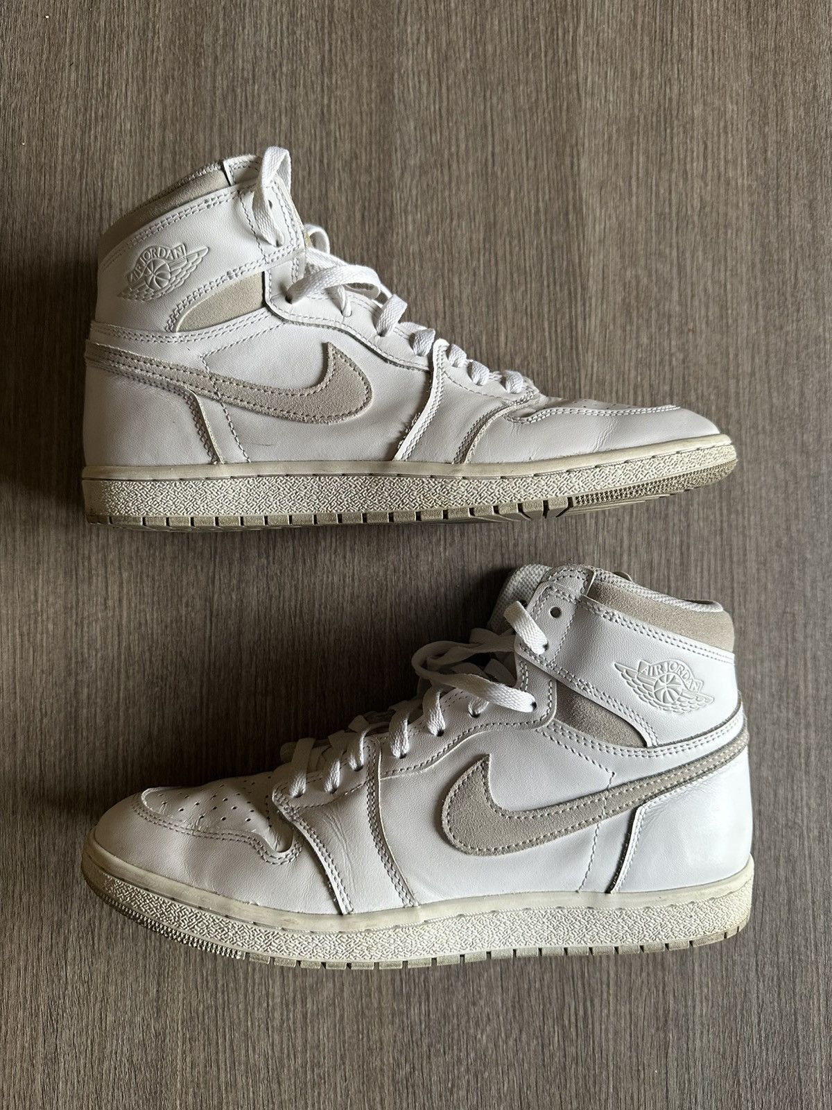 Jordan Brand Jordan 1 High OG Neutral Grey Size US 10.5 / EU 43-44 - 2 Thumbnail