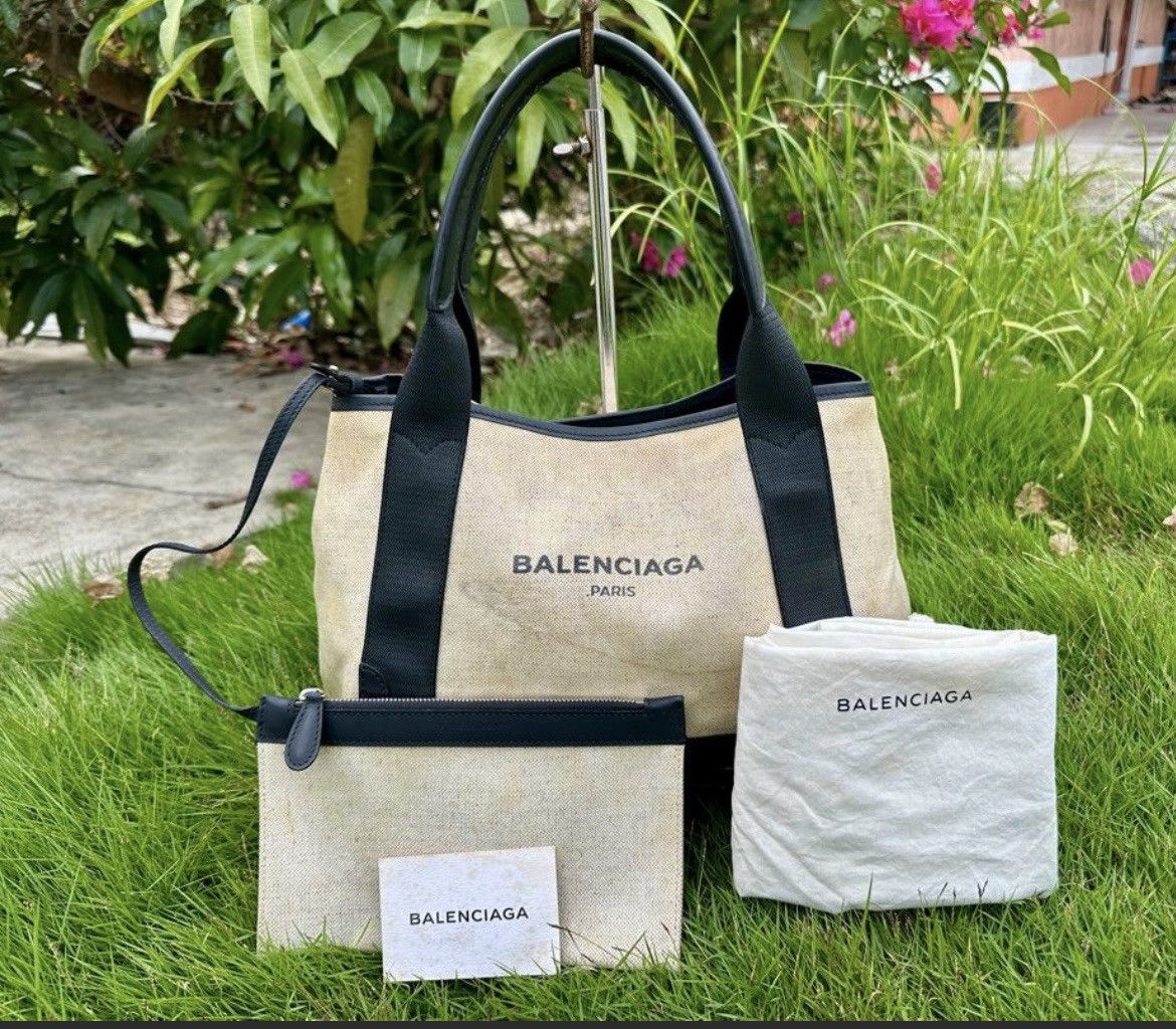 Balenciaga Authentic Balenciaga Navy Cabas Small in Beige Tote Bag Size ONE SIZE - 1 Thumbnail