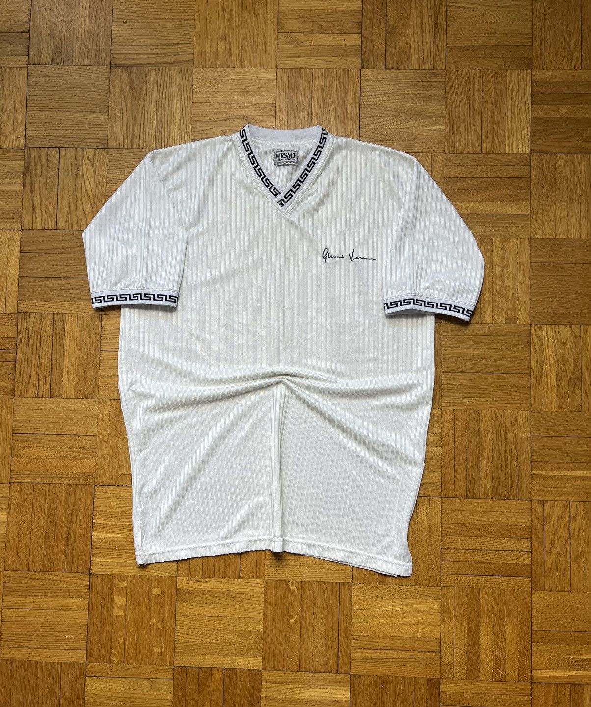 Versace Jeans Couture × Vintage Baggy Tshirt Versace Jeans Couture Vintage 90’s White Size US XL / EU 56 / 4 - 1 Thumbnail