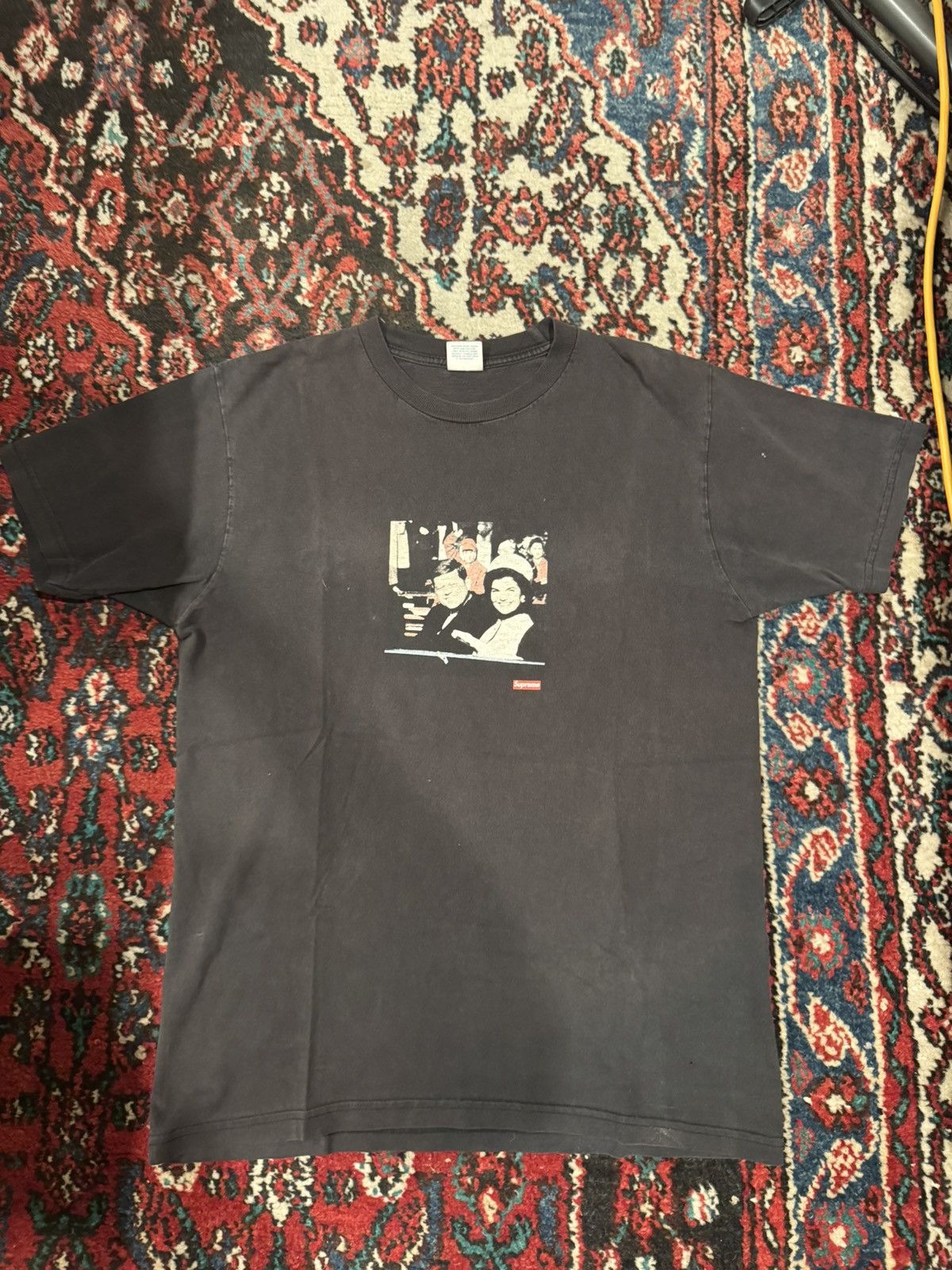 Supreme Supreme JFK Tee Size US L / EU 52-54 / 3 - 1 Thumbnail