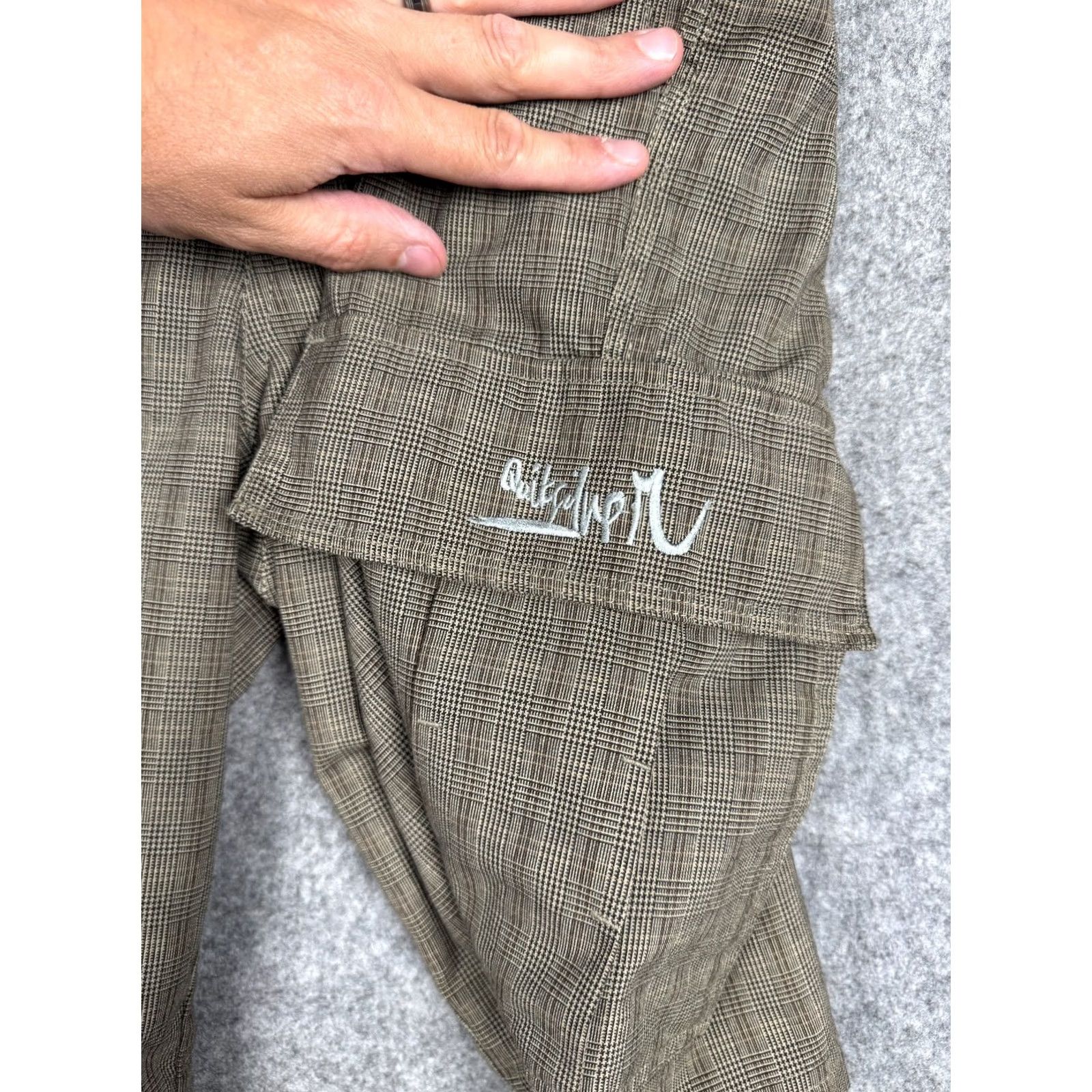 Quiksilver Quiksilver Cargo Shorts Men's 30 Beige Plaid Embroidered Poly Blend Y2K Poly Blend Cargo Shorts 30" Beige Mens Size US 30 / EU 46 - 3 Thumbnail