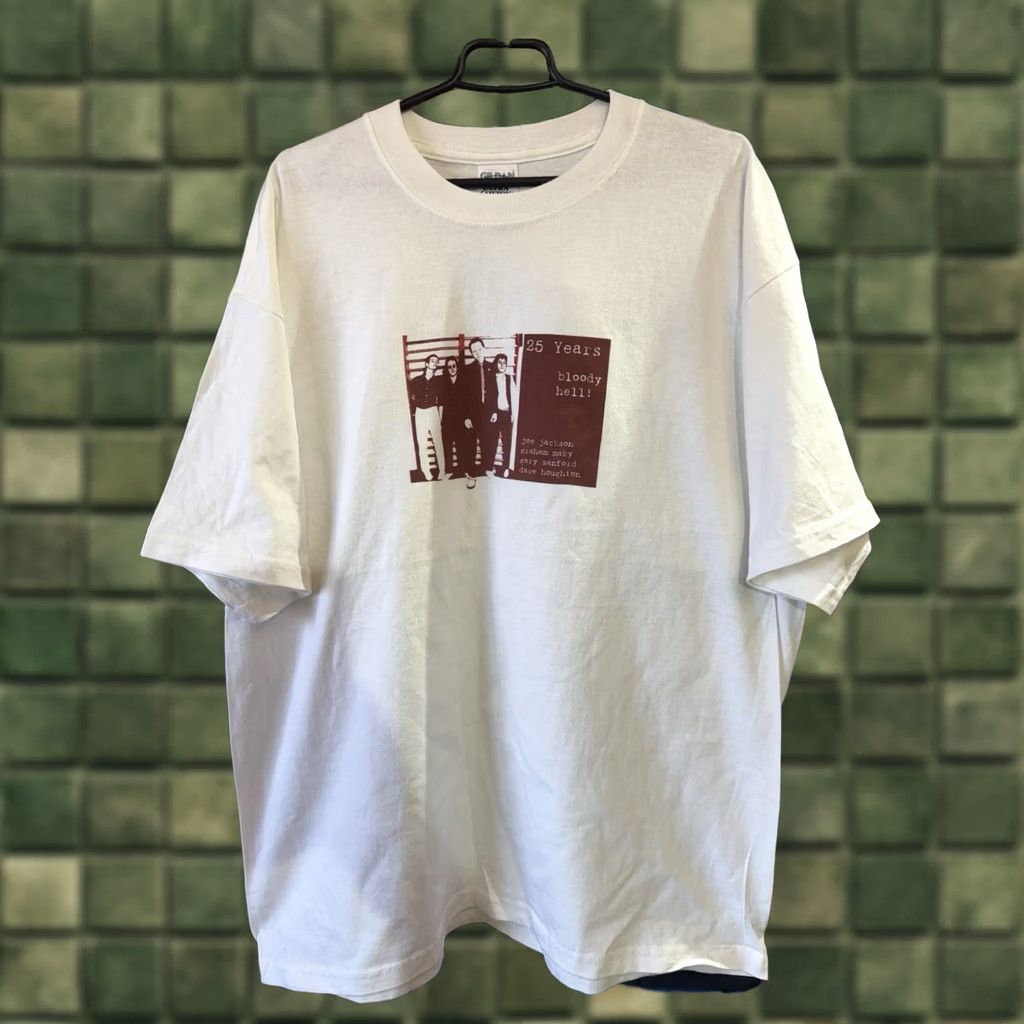 Gildan VINTAGE Joe Jackson Band Shirt XL White Mens T-shirt 25 Years bloody hell! Sizes XL Shirt Men White 25 Years Decade 1980s 1990s Concert Merch Size US XL / EU 56 / 4 - 1 Thumbnail
