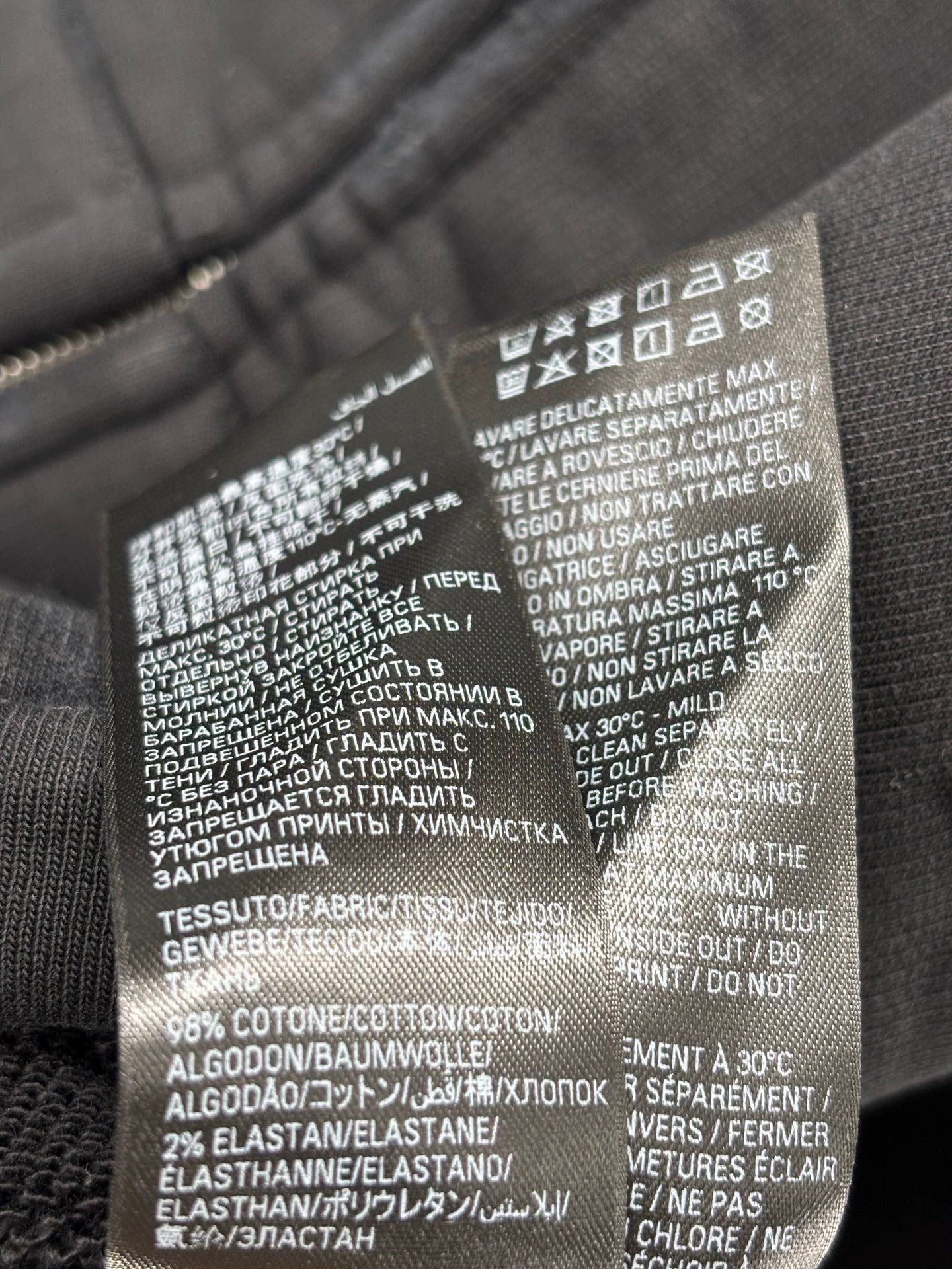 Balenciaga balenciaga black hooded sweatshirt with vintage details Size US M / EU 48-50 / 2 - 5 Thumbnail