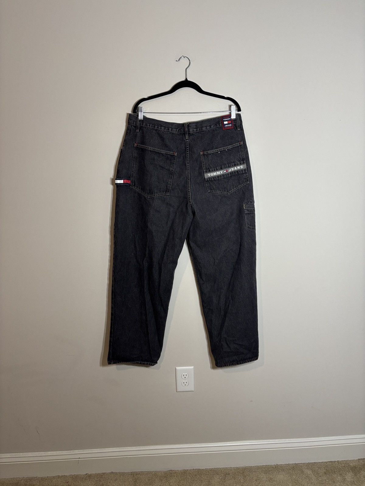 Tommy Hilfiger Vintage Tommy Hilfiger Jeans Black Denim Loose Skater 36x30 Size US 36 / EU 52 - 5 Thumbnail