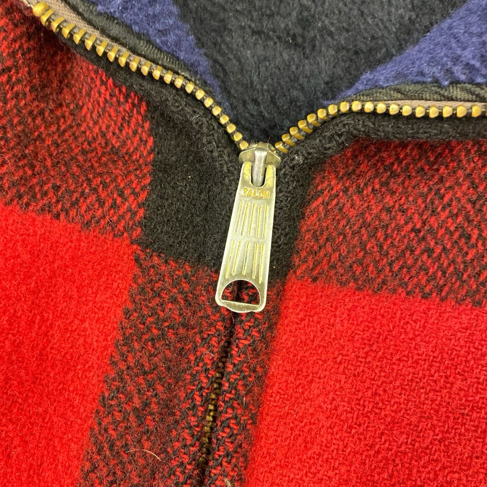 Vintage VINTAGE Woolrich Plaid Full Zip Up Jacket L Woolrich Red Black Bomber Jacket Mens Zip Collared Full Zip 80s Size US L / EU 52-54 / 3 - 5 Thumbnail