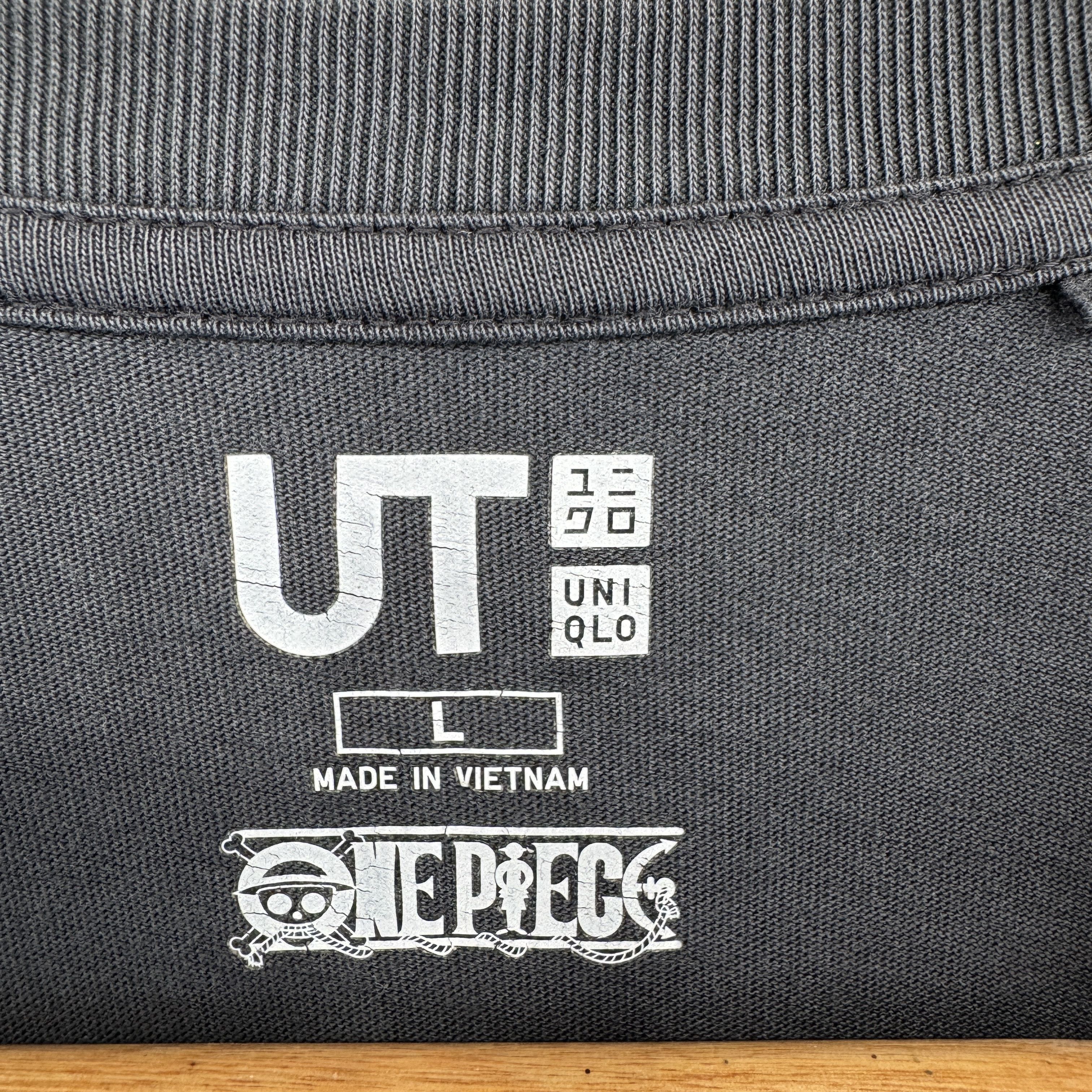Uniqlo Uniqlo UT One Piece Tony Chopper Sunfaded Tshirt Size US L / EU 52-54 / 3 - 4 Thumbnail