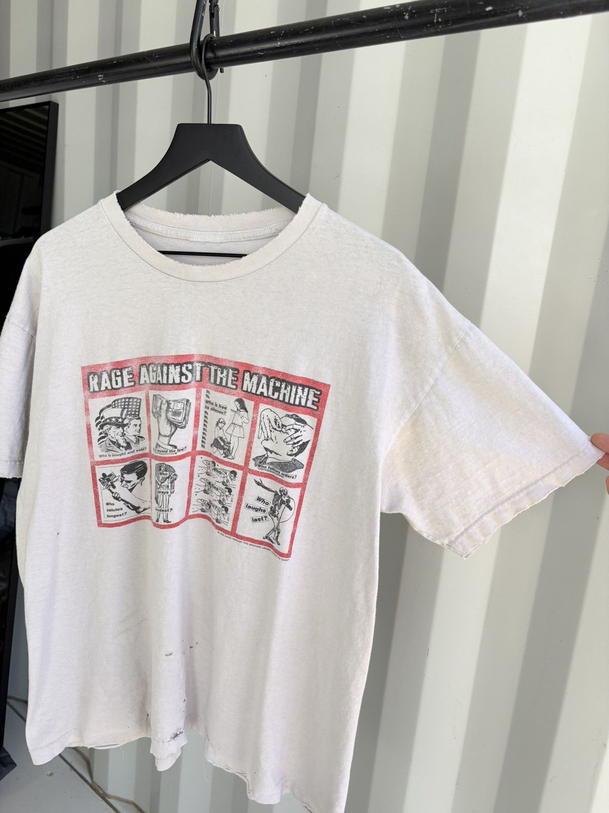 Band Tees Vintage Rage Against The Machine Thrashed Distressed Shirt Size US XL / EU 56 / 4 - 2 Thumbnail