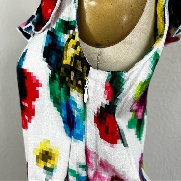 Love Moschino LOVE MOSHINO Pixelated Romper Floral Ruffle Playsuit Size 28" / US 6 / IT 42 - 6 Thumbnail