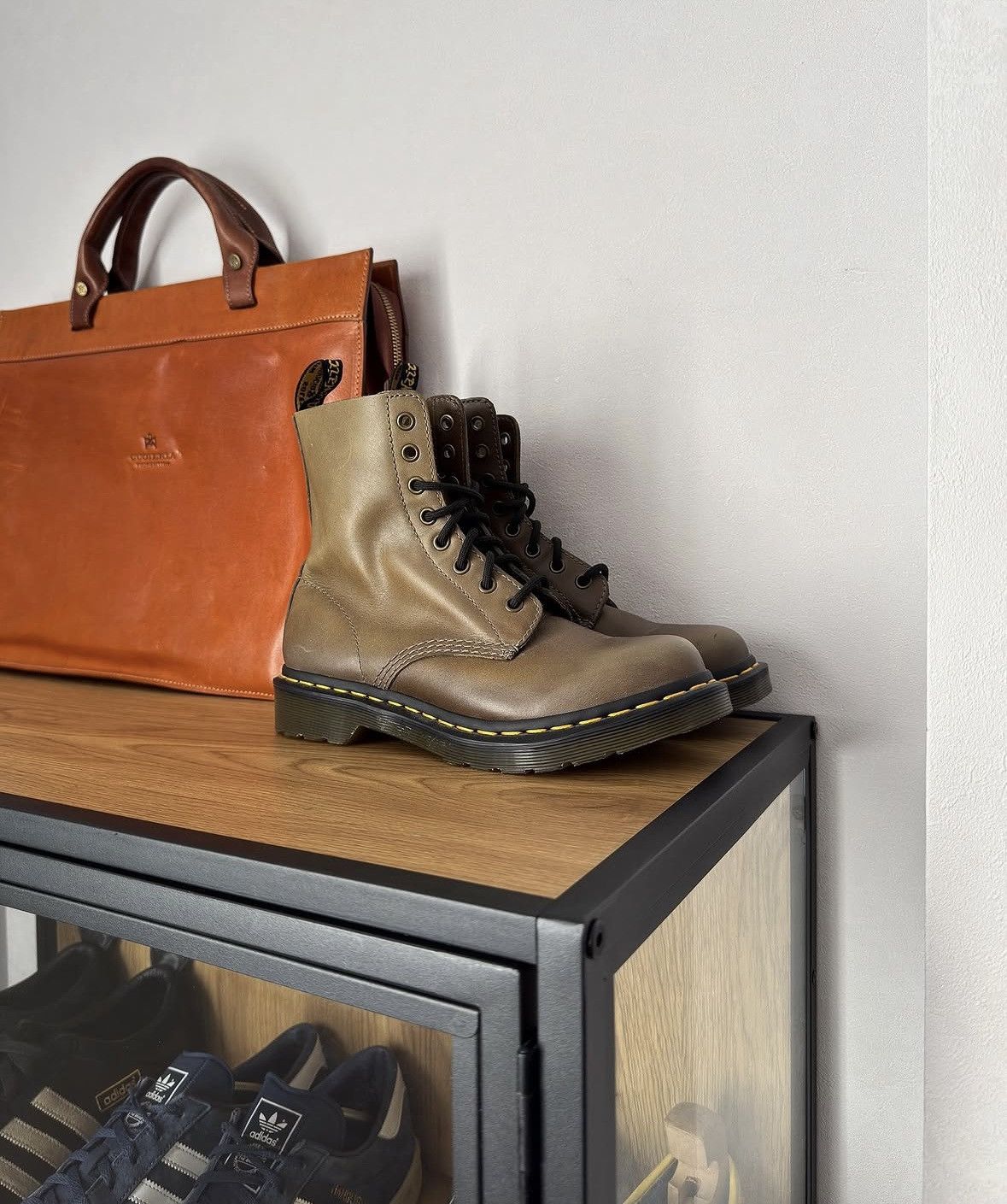 Dr. Martens Dr Martens 1460 Pascal Carrara olive soft leather boots Size US 7 / IT 37 - 1 Thumbnail