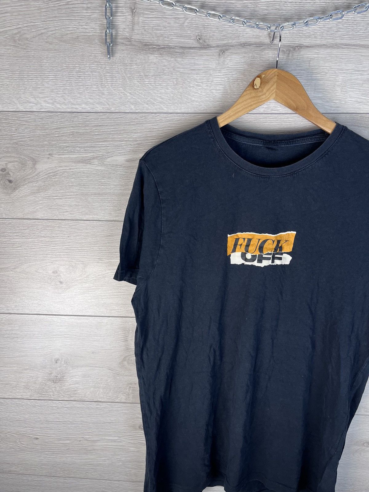Fruit Of The Loom Men’s merch t-shirt « Fuck Off » size Xl vintage Size US XL / EU 56 / 4 - 2 Thumbnail