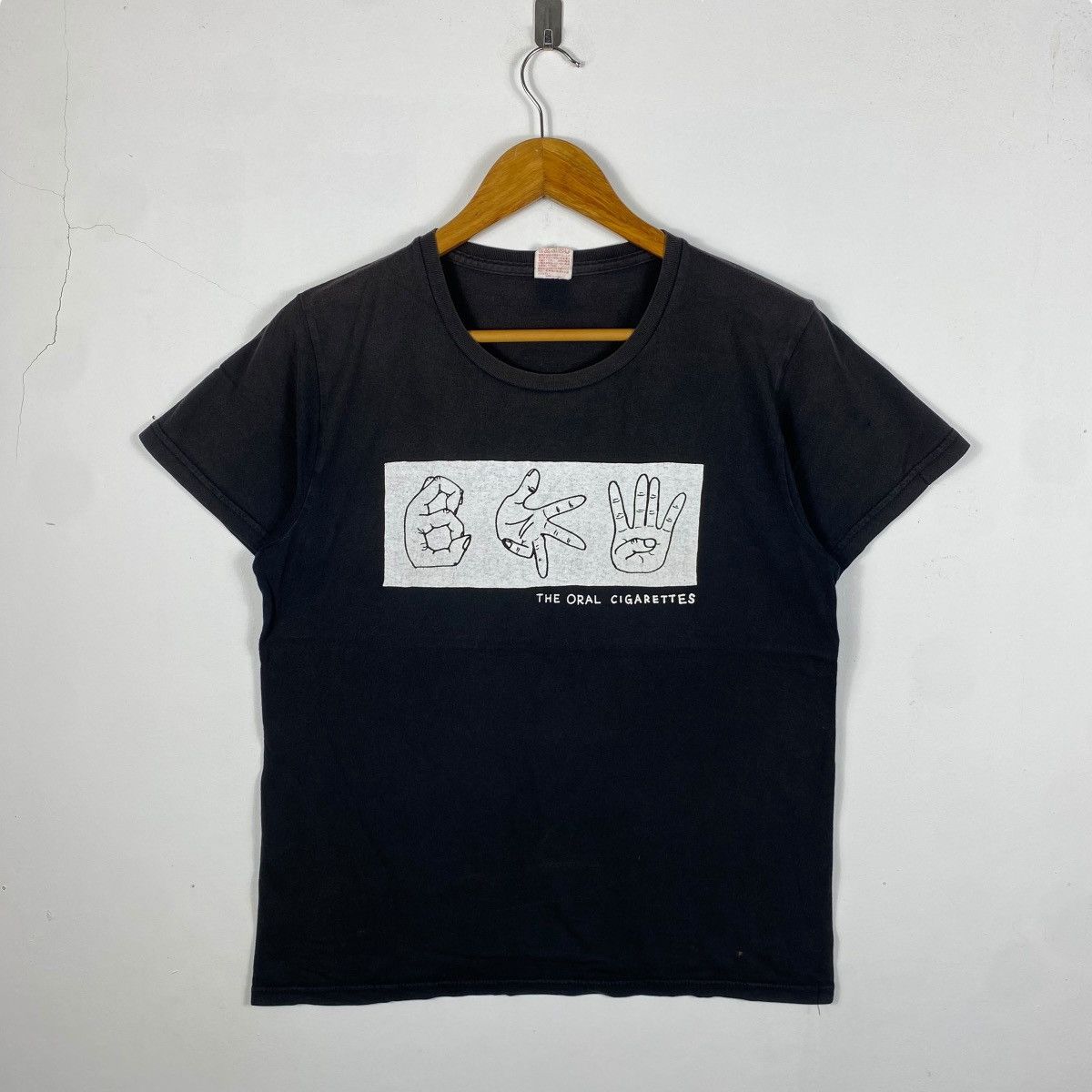 Band Tees THE ORAL CIGARETTES Lip Rock One-Man Japan Tour 2015 Faded Size US M / EU 48-50 / 2 - 4 Thumbnail