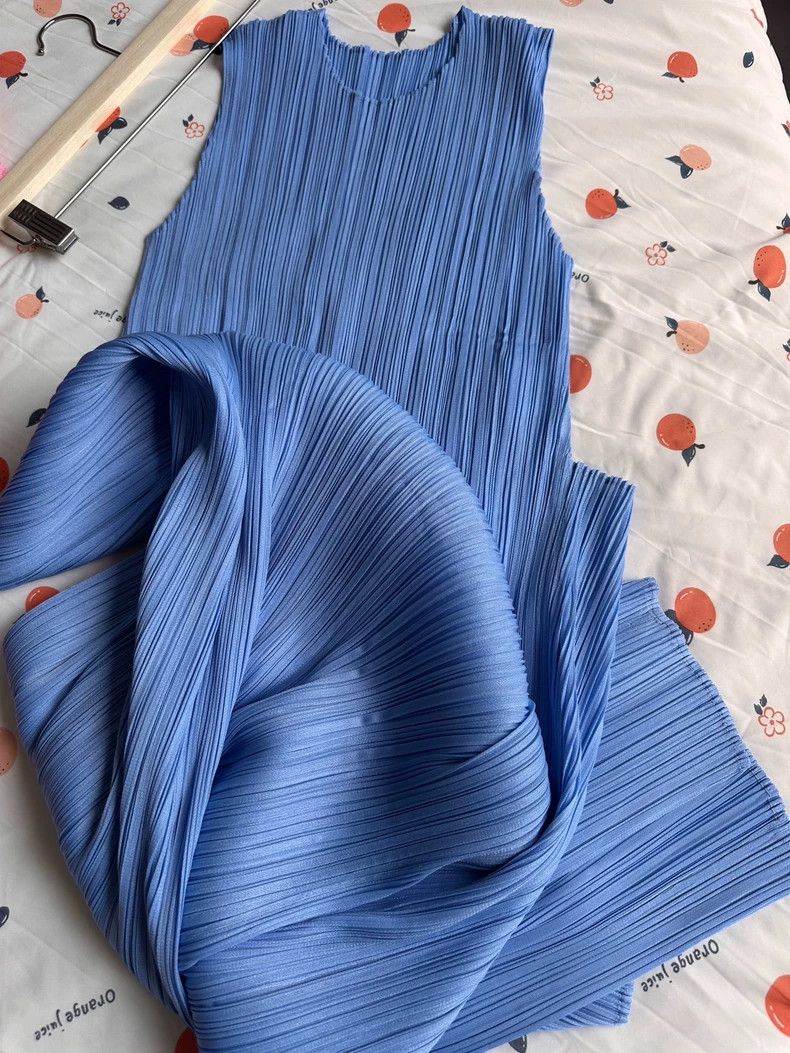 Issey Miyake Issey Miyake size:2 Sky-blue pleated dress Size XS / US 0-2 / IT 36-38 - 6 Thumbnail