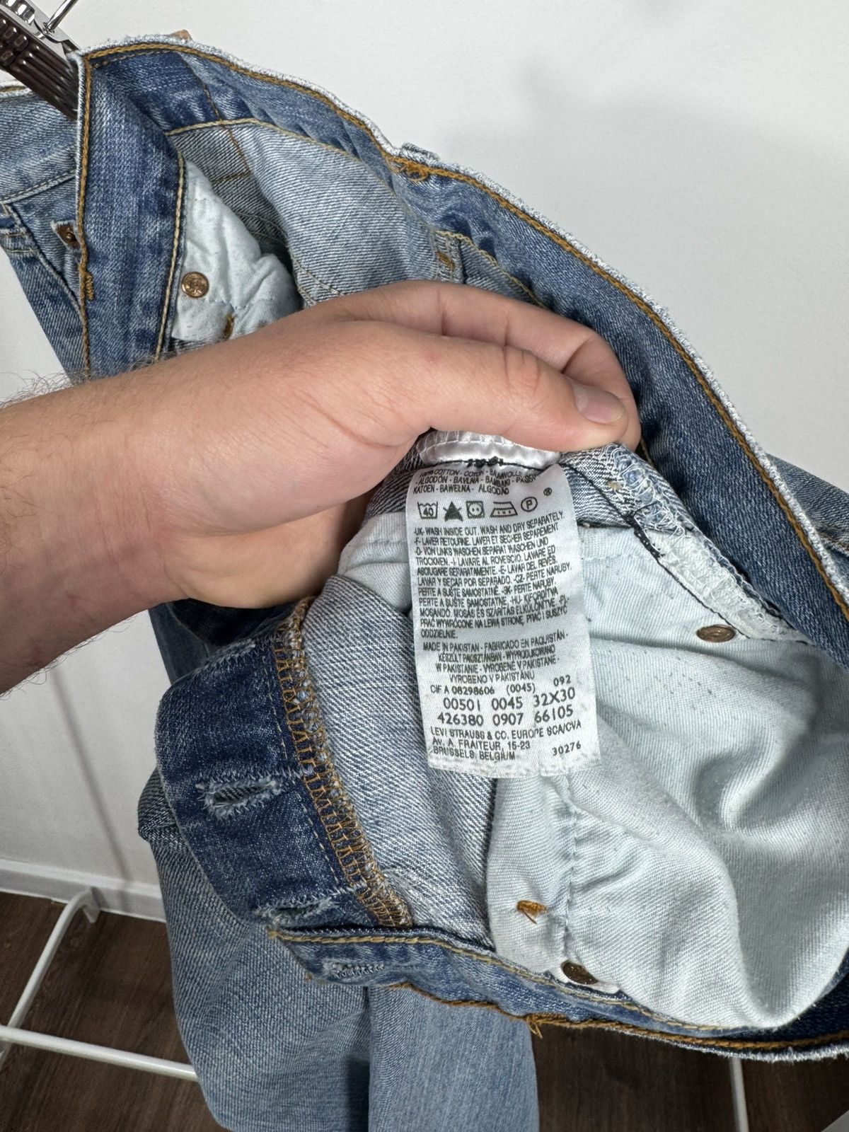 Levi's Vintage Levi’s 501 Straight Leg Jeans Light Wash Denim W32 Size US 32 / EU 48 - 14 Thumbnail