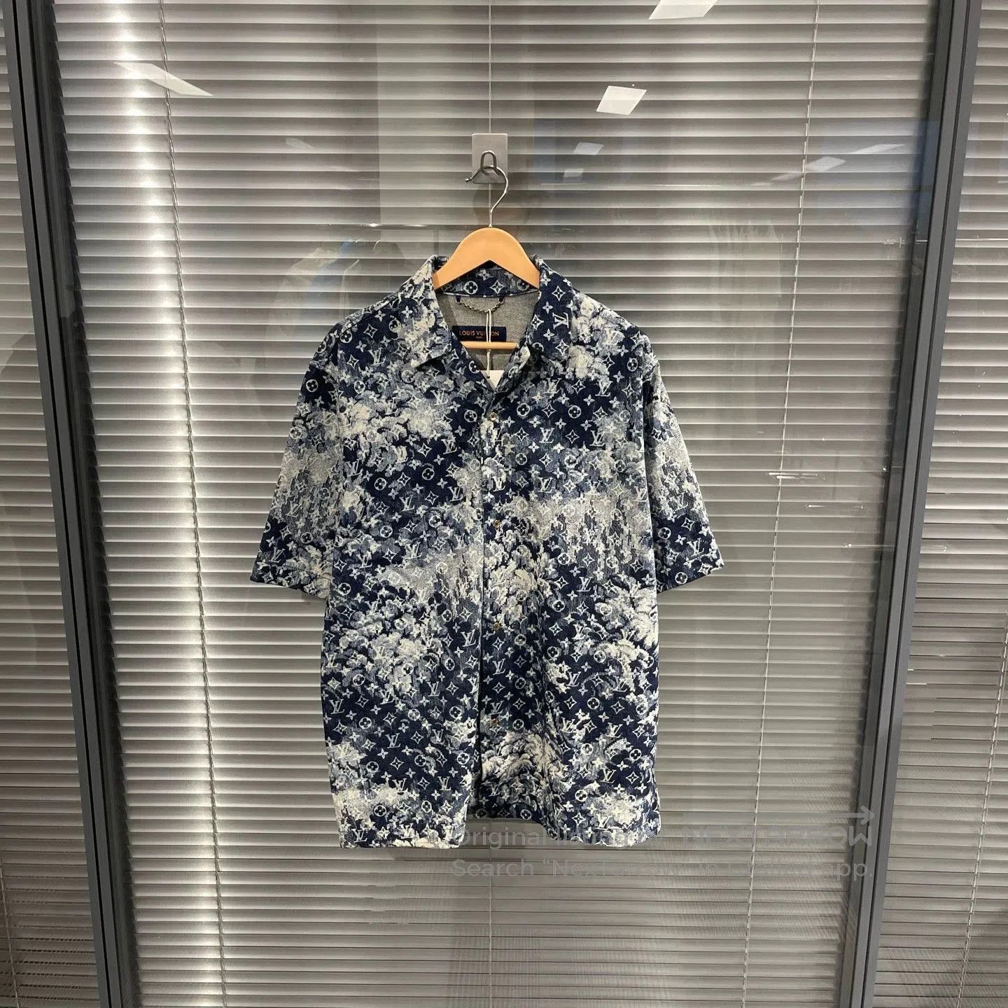 Louis Vuitton Blue Patterned Short Sleeve Button-Up Shirt. Size US L / EU 52-54 / 3 - 1 Thumbnail