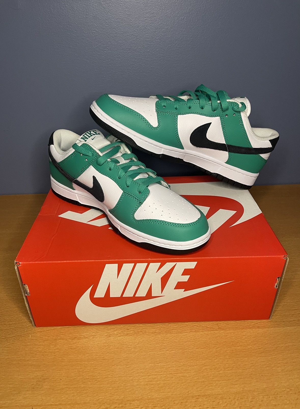 Nike Nike Dunk Low “Celtics” Size US 10.5 / EU 43-44 - 4 Thumbnail