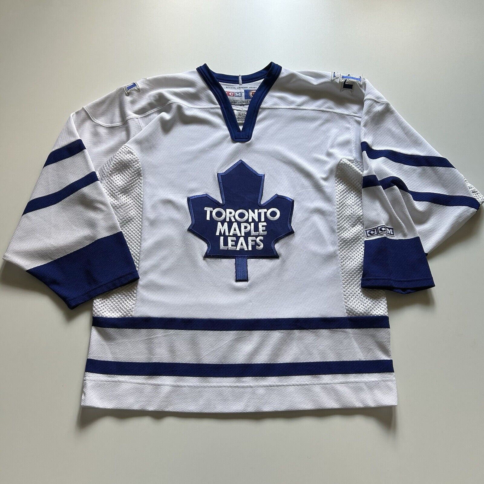 NHL Vintage Toronto Maple Leafs Embroidered CCM Hockey Jersey Size US M / EU 48-50 / 2 - 1 Thumbnail