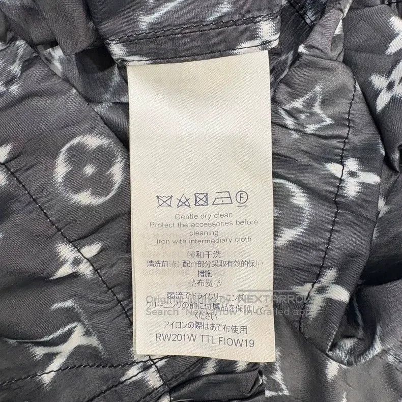 Louis Vuitton Louis Vuitton Black and grey logo full-print hooded zip-up Size XS / US 0-2 / IT 36-38 - 8 Thumbnail